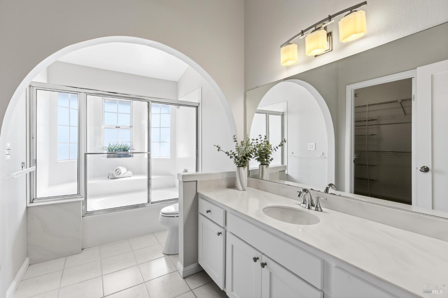 Detail Gallery Image 21 of 28 For 14 Portsmouth Cv, San Rafael,  CA 94901 - 3 Beds | 2/1 Baths