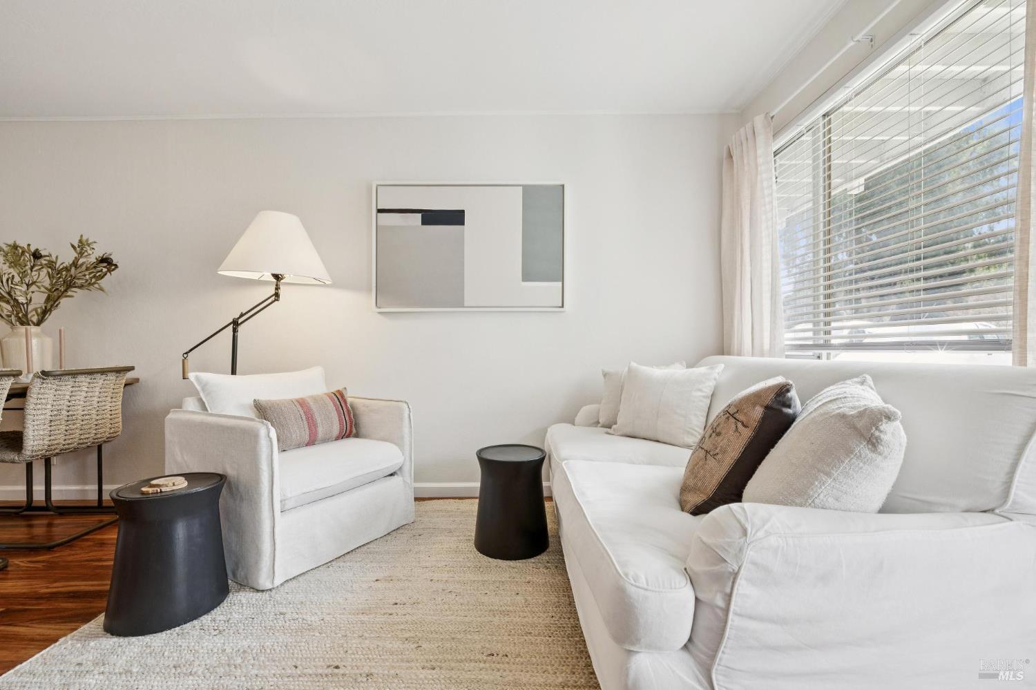 Detail Gallery Image 4 of 31 For 61 Pixley Ave #2,  Corte Madera,  CA 94925 - 2 Beds | 1 Baths