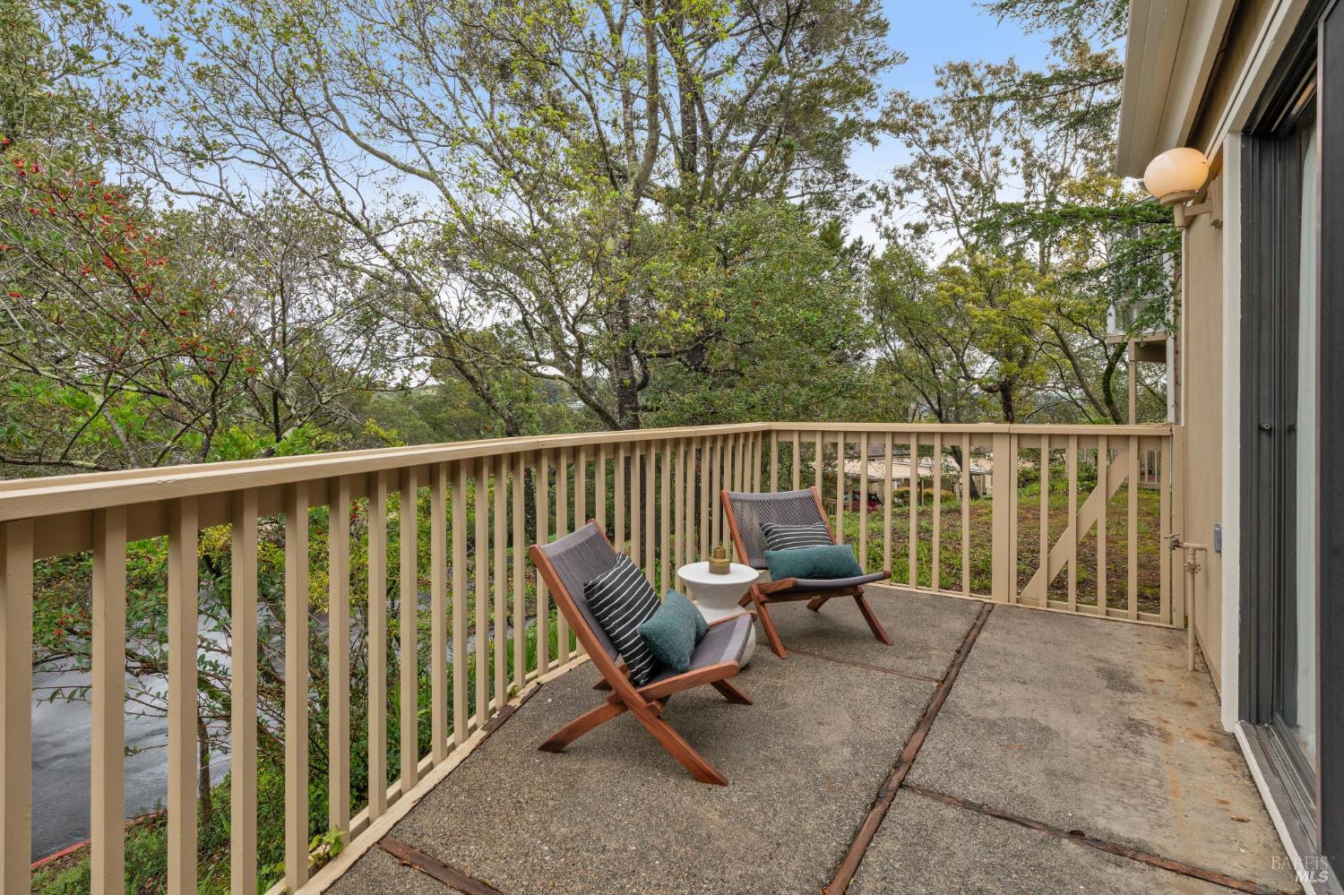 Detail Gallery Image 21 of 36 For 3 Fielding Cir, Mill Valley,  CA 94941 - 2 Beds | 2 Baths