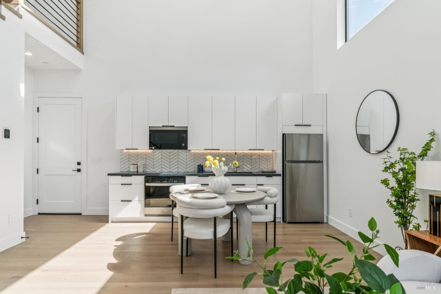 Detail Gallery Image 66 of 81 For 39 Strawberry Cir, Mill Valley,  CA 94941 - 4 Beds | 4 Baths