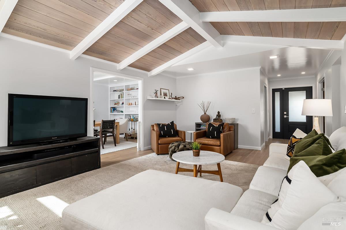 Detail Gallery Image 3 of 25 For 232 San Carlos Way, Novato,  CA 94945 - 4 Beds | 2 Baths