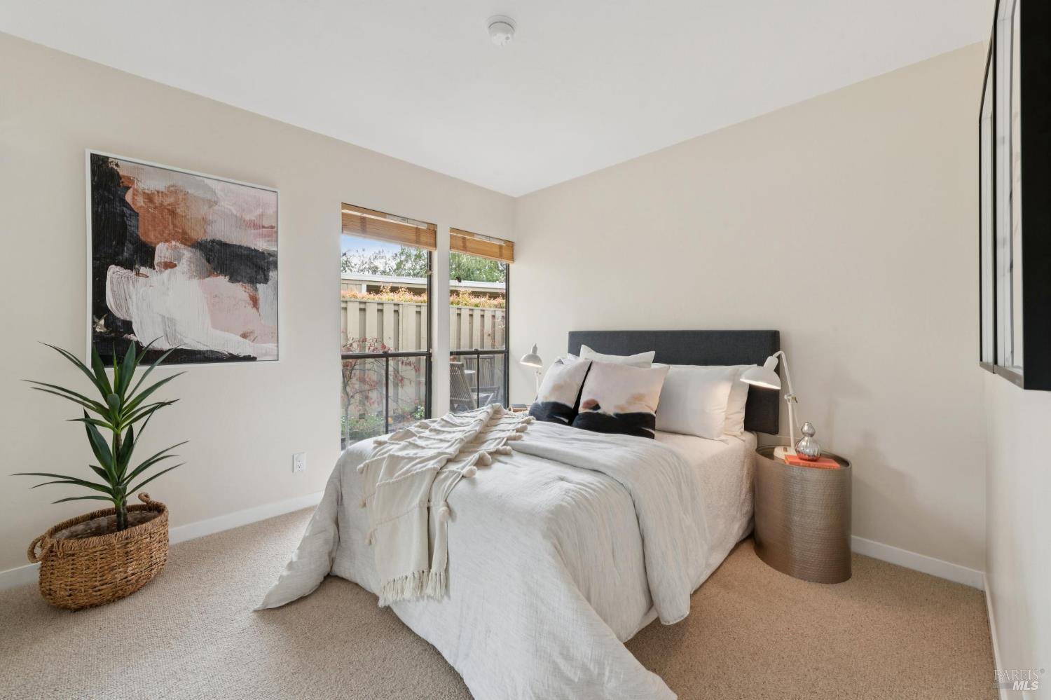 Detail Gallery Image 15 of 36 For 3 Fielding Cir, Mill Valley,  CA 94941 - 2 Beds | 2 Baths