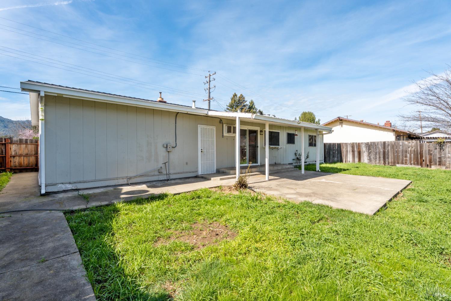 Detail Gallery Image 22 of 26 For 265 Oak Manor Dr, Ukiah,  CA 95482 - 3 Beds | 1/1 Baths