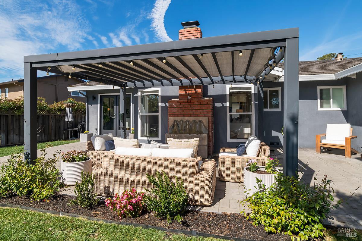 Detail Gallery Image 21 of 25 For 232 San Carlos Way, Novato,  CA 94945 - 4 Beds | 2 Baths