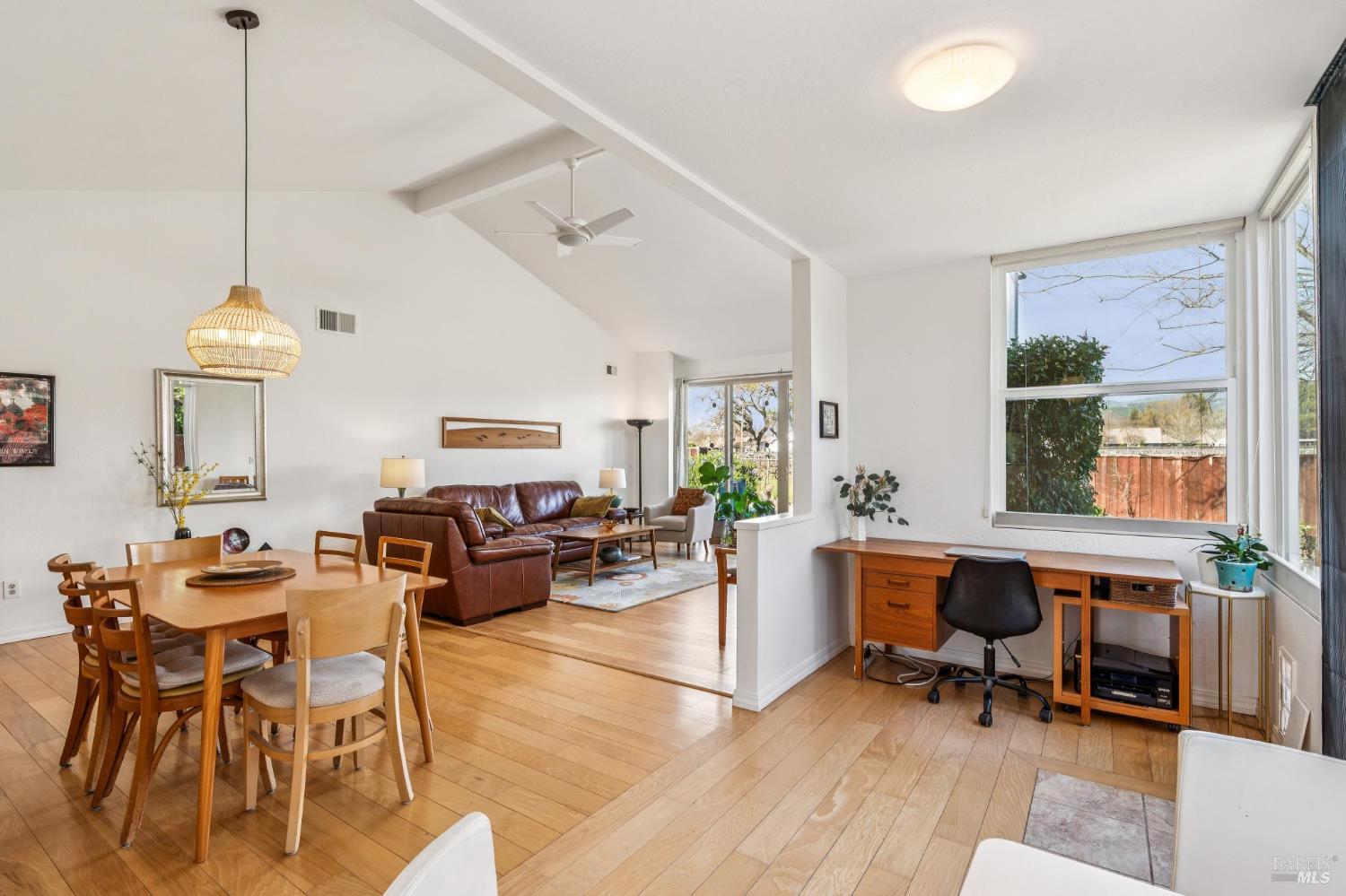 Detail Gallery Image 15 of 66 For 30 Creek Ln, Sonoma,  CA 95476 - 2 Beds | 2 Baths