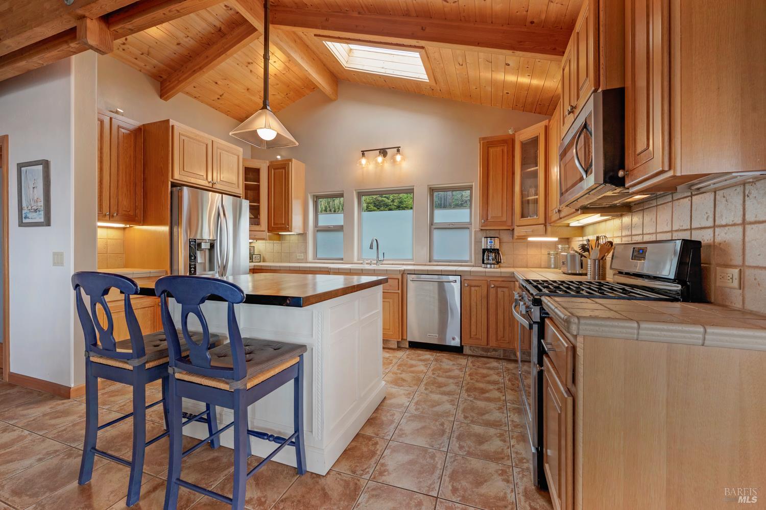 Detail Gallery Image 7 of 36 For 44465 O Roreys Roost Unkn, Irish Beach,  CA 95459 - 2 Beds | 2 Baths