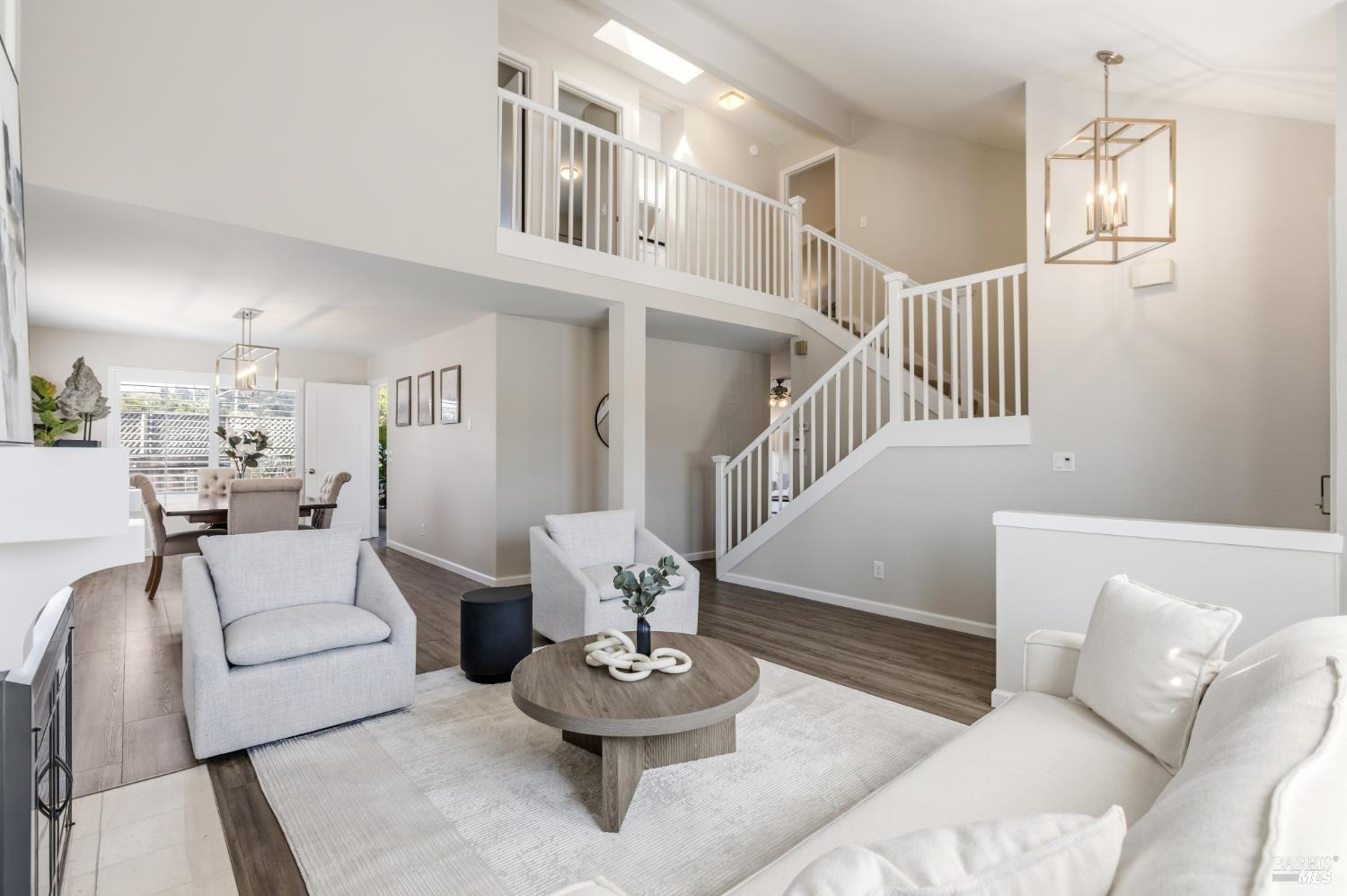 Detail Gallery Image 4 of 28 For 14 Portsmouth Cv, San Rafael,  CA 94901 - 3 Beds | 2/1 Baths