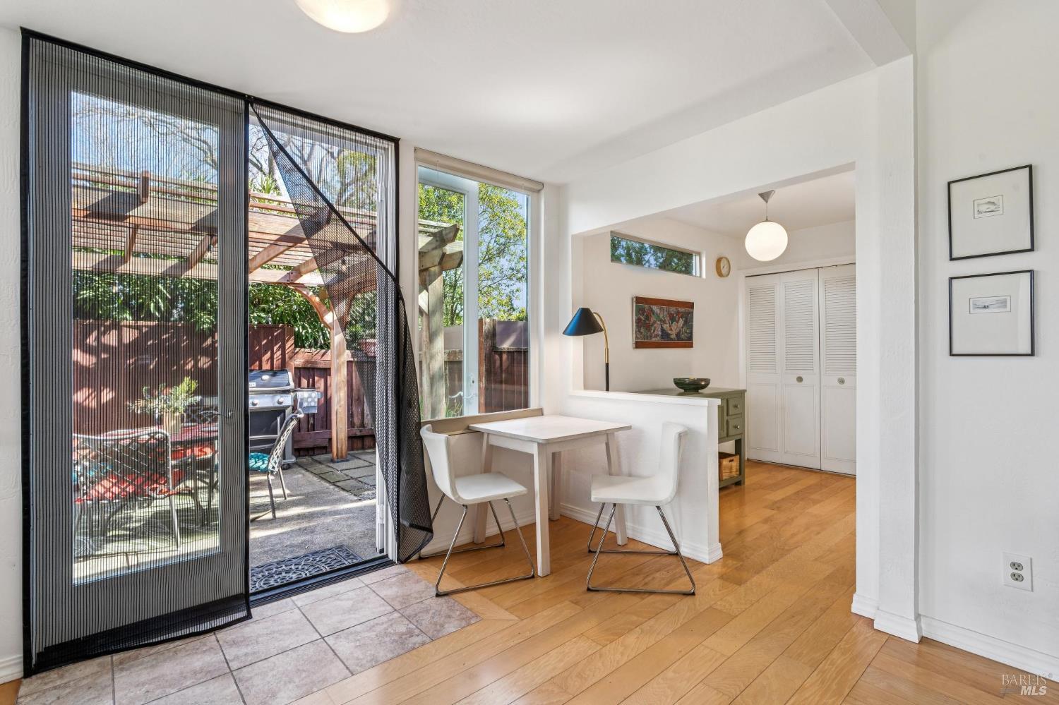 Detail Gallery Image 17 of 66 For 30 Creek Ln, Sonoma,  CA 95476 - 2 Beds | 2 Baths