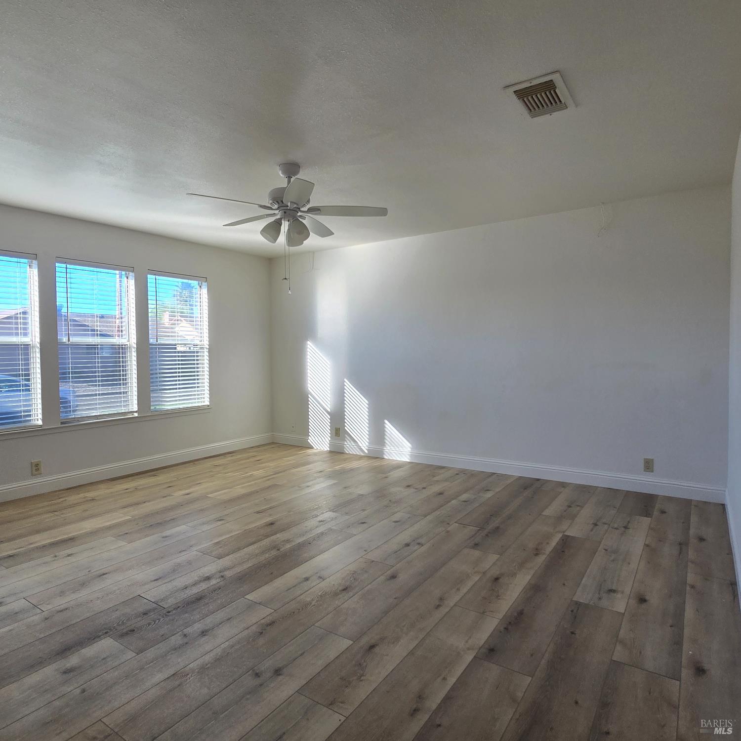 Detail Gallery Image 2 of 13 For 1506 Casa Loma Way, Suisun City,  CA 94585 - 4 Beds | 2 Baths