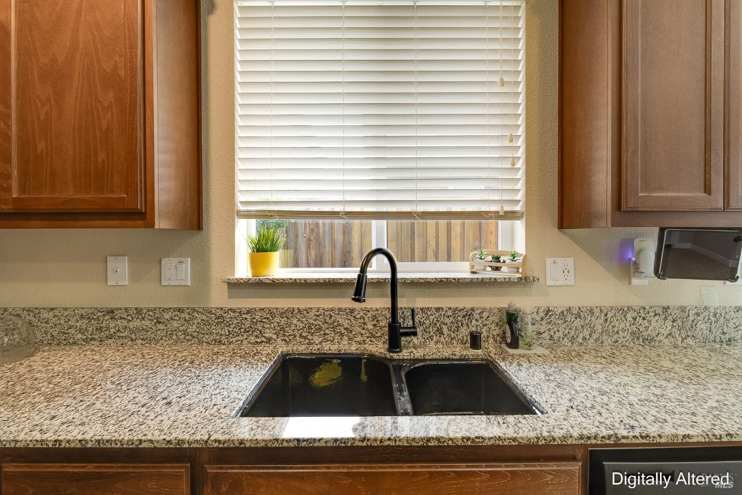 Detail Gallery Image 18 of 64 For 2300 Verona Dr, Pittsburg,  CA 94565 - 4 Beds | 2/1 Baths