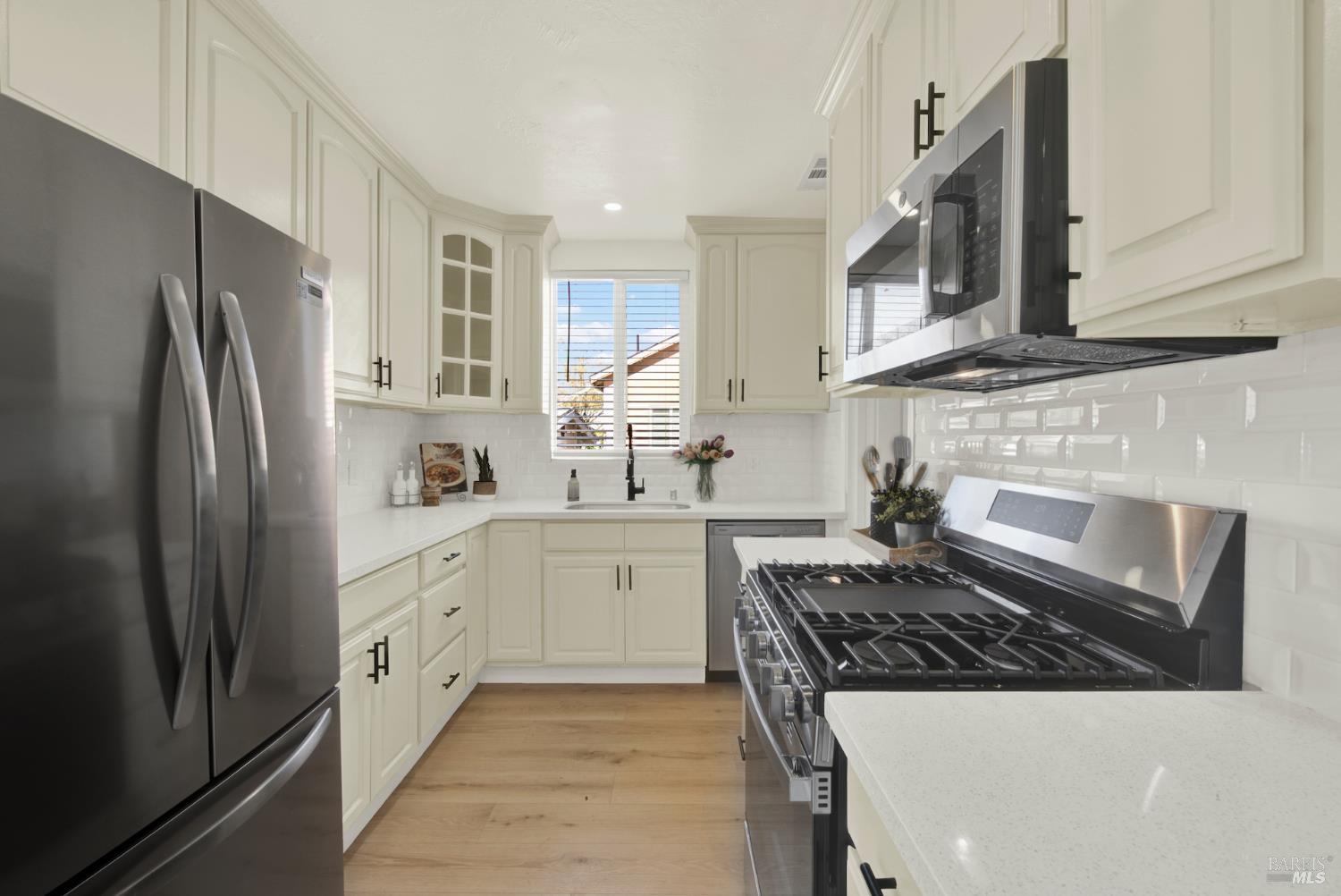 Detail Gallery Image 20 of 65 For 225 Gary Cir, Vallejo,  CA 94591 - 3 Beds | 1 Baths