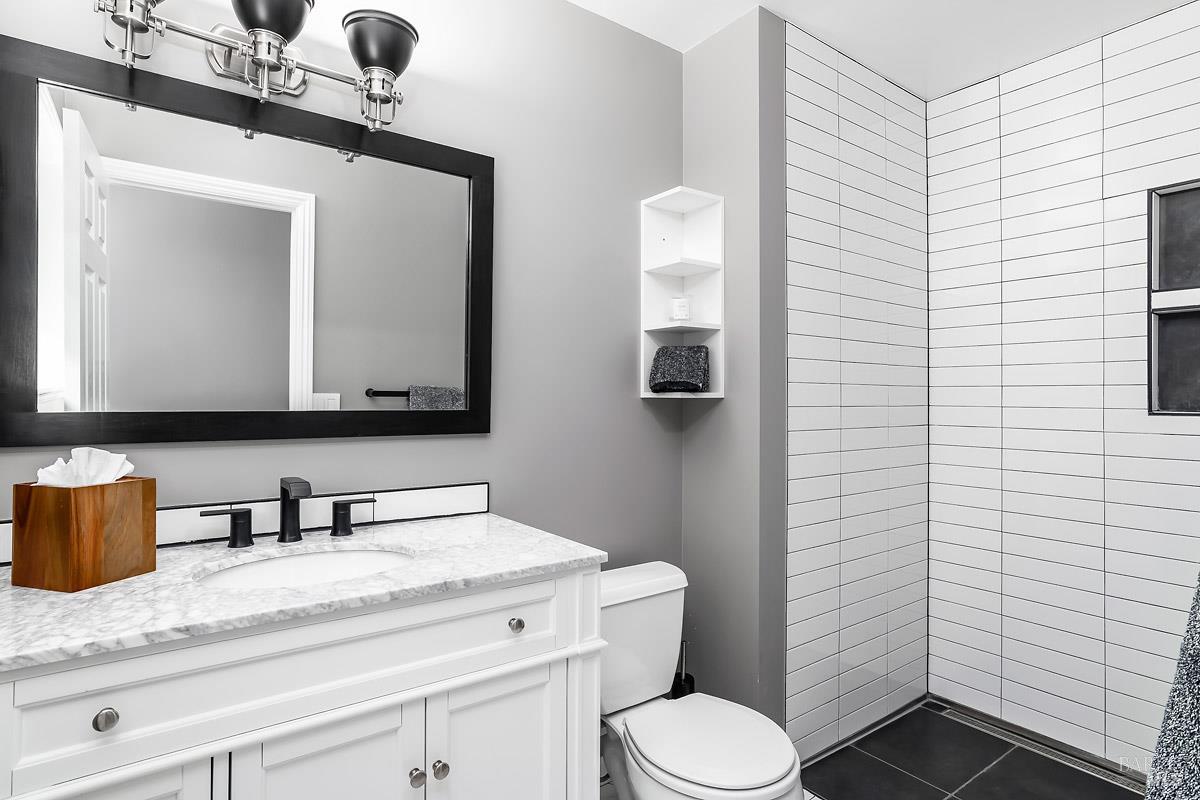 Detail Gallery Image 16 of 25 For 232 San Carlos Way, Novato,  CA 94945 - 4 Beds | 2 Baths