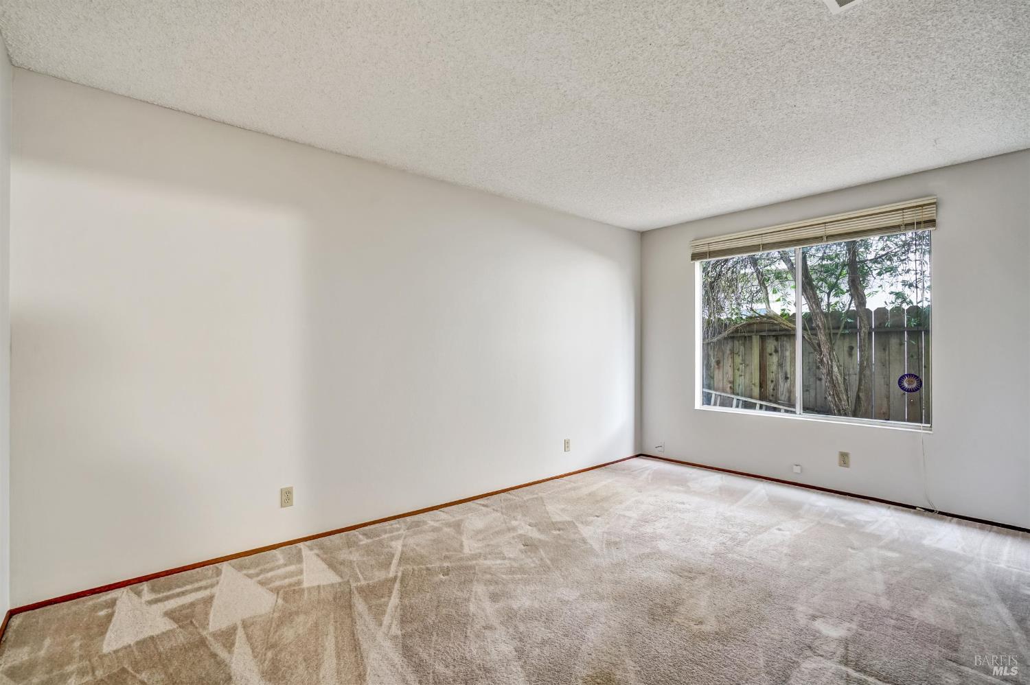 Detail Gallery Image 21 of 41 For 97 Carlisle Way, Benicia,  CA 94510 - 4 Beds | 3 Baths