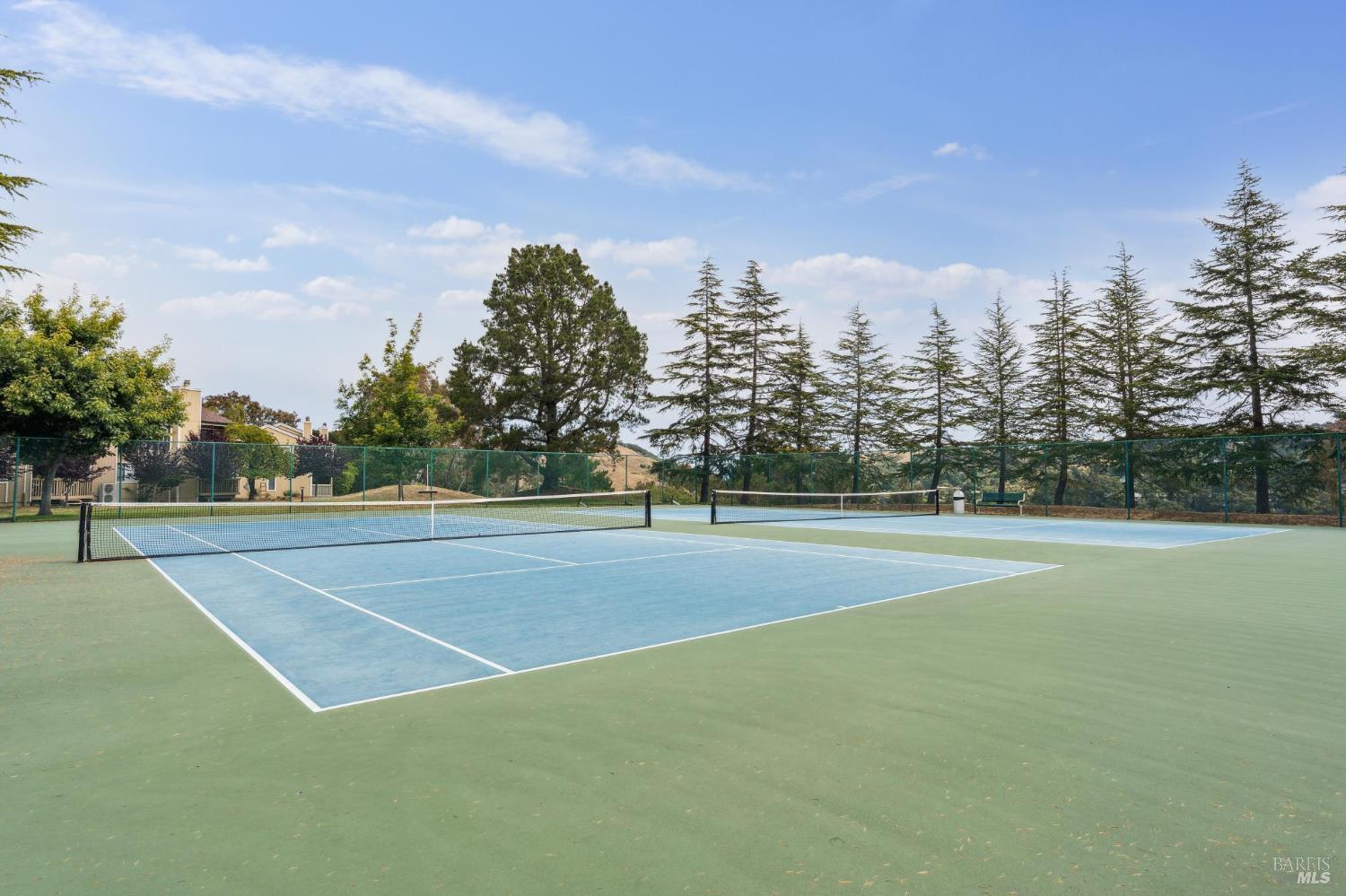 Detail Gallery Image 27 of 36 For 3 Fielding Cir, Mill Valley,  CA 94941 - 2 Beds | 2 Baths