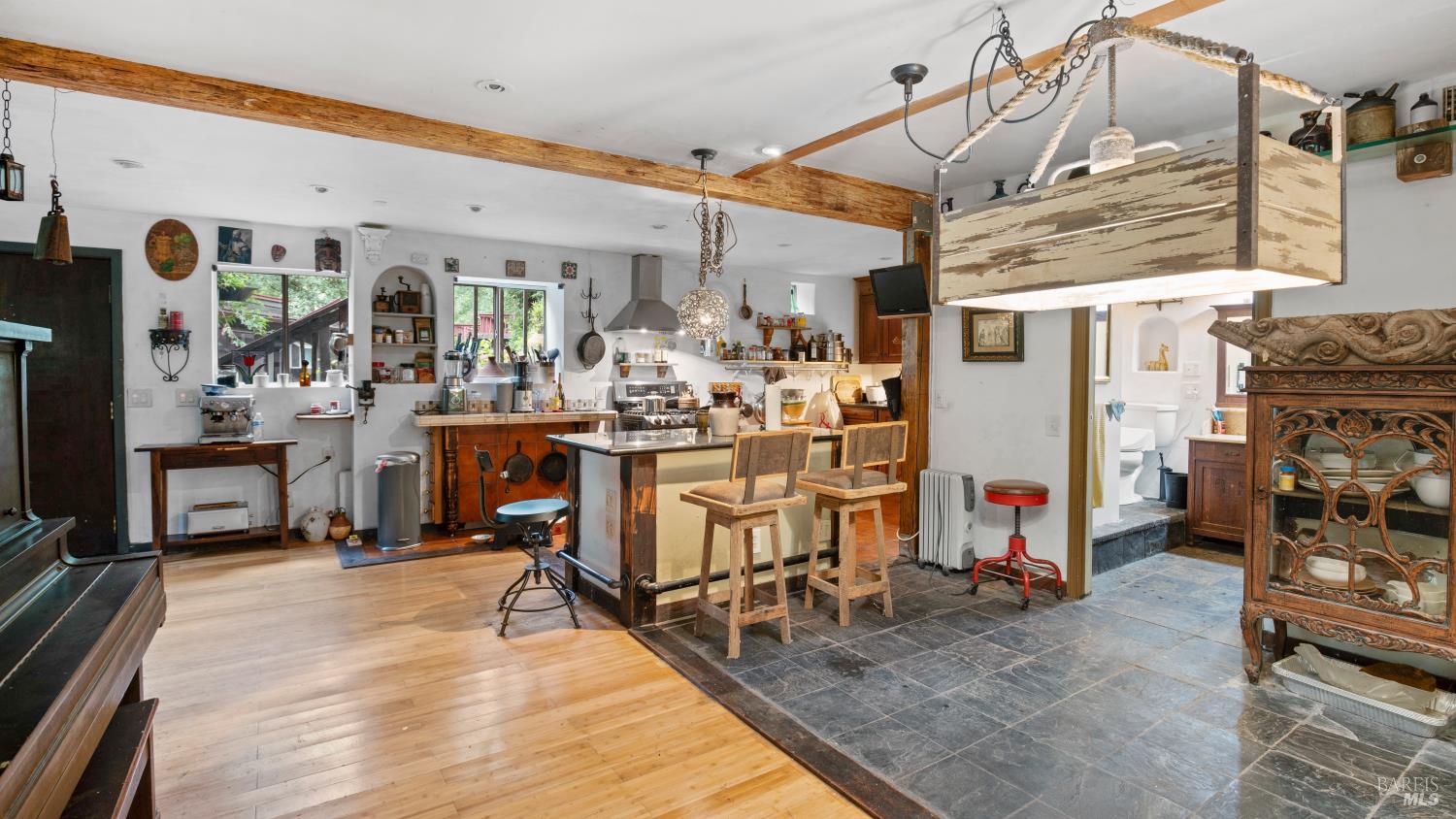 Detail Gallery Image 11 of 90 For 7456 Sir Francis Drake Blvd, Lagunitas,  CA 94938 - 4 Beds | 5 Baths