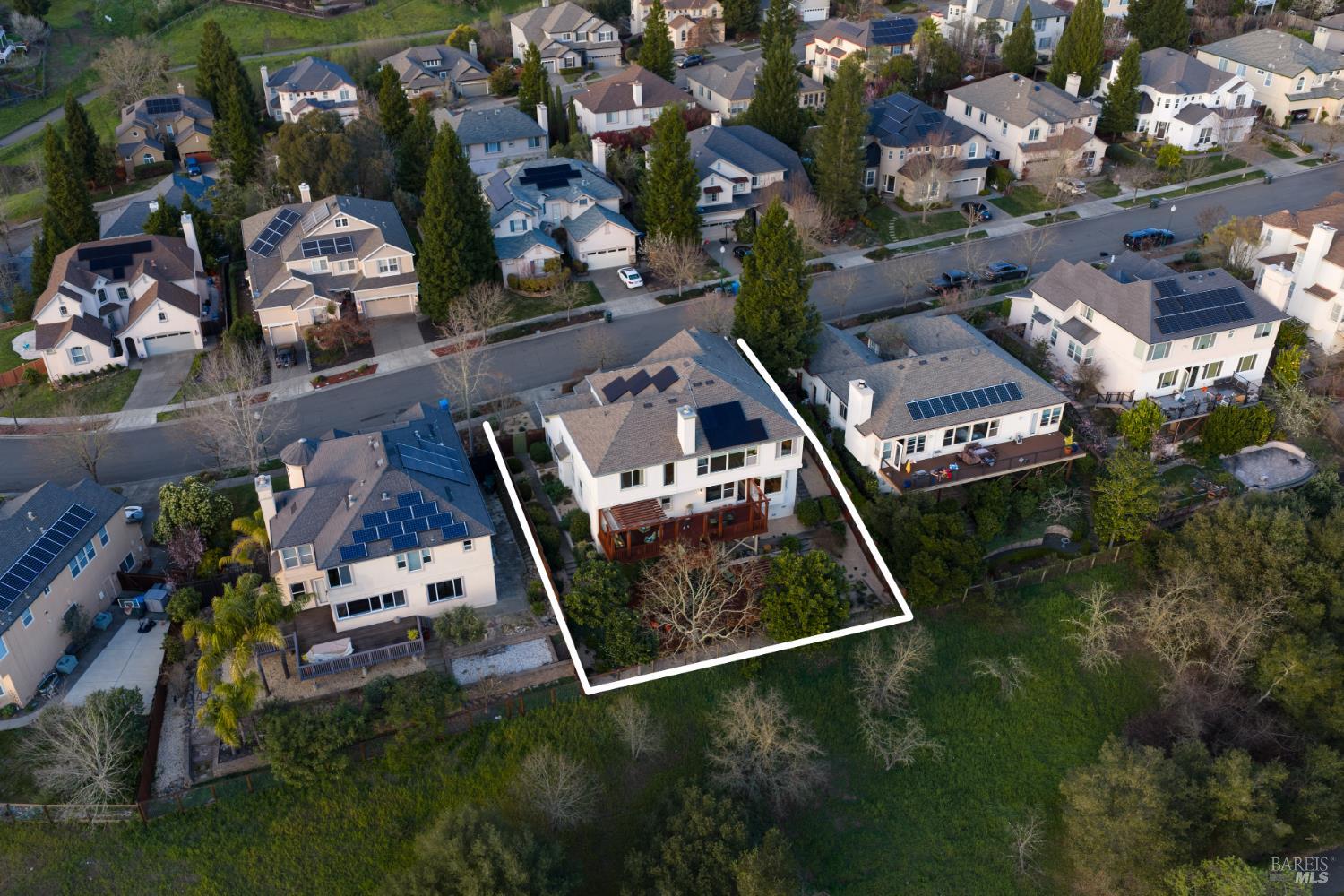 Detail Gallery Image 4 of 61 For 5870 Sailing Hawk Ave, Santa Rosa,  CA 95409 - 4 Beds | 4/1 Baths