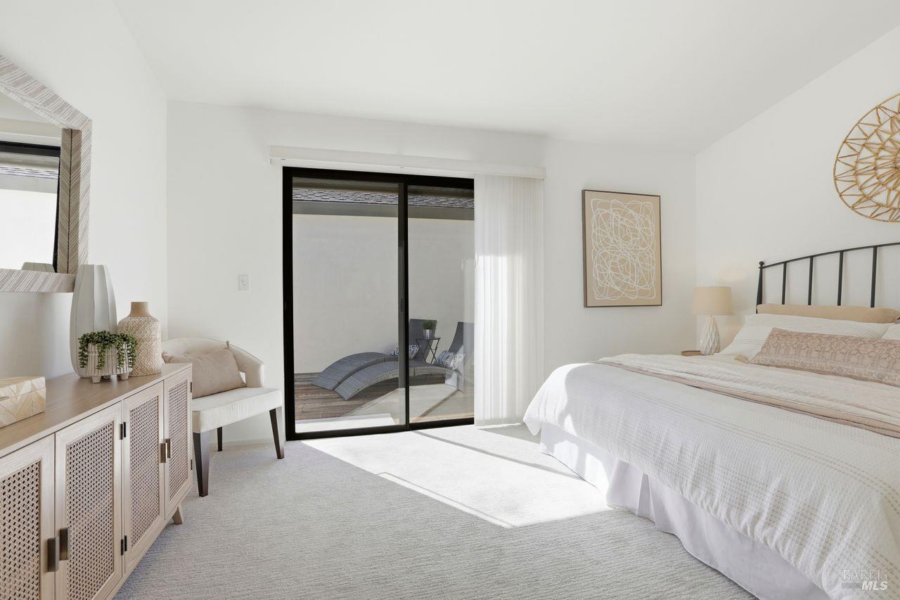 Detail Gallery Image 9 of 33 For 68 Village Cir, San Rafael,  CA 94903 - 2 Beds | 2 Baths