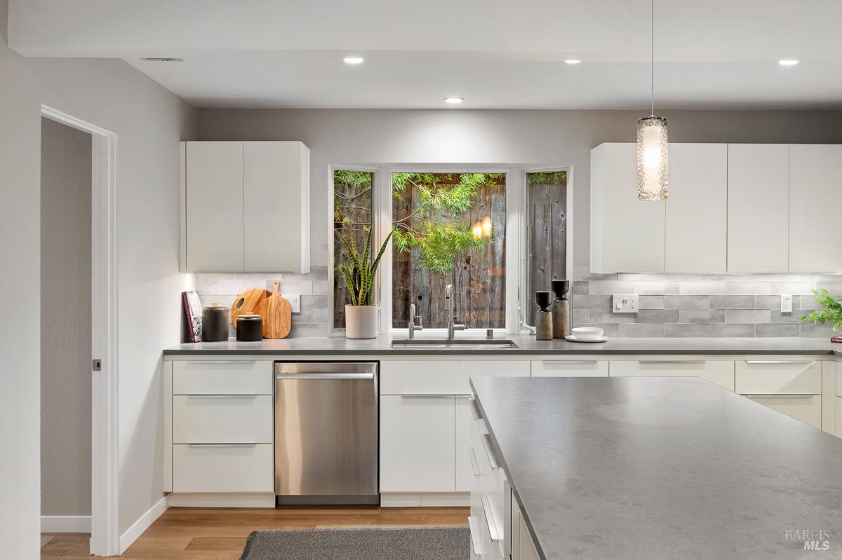 Detail Gallery Image 28 of 87 For 829 Del Ganado Rd, San Rafael,  CA 94903 - 4 Beds | 2 Baths