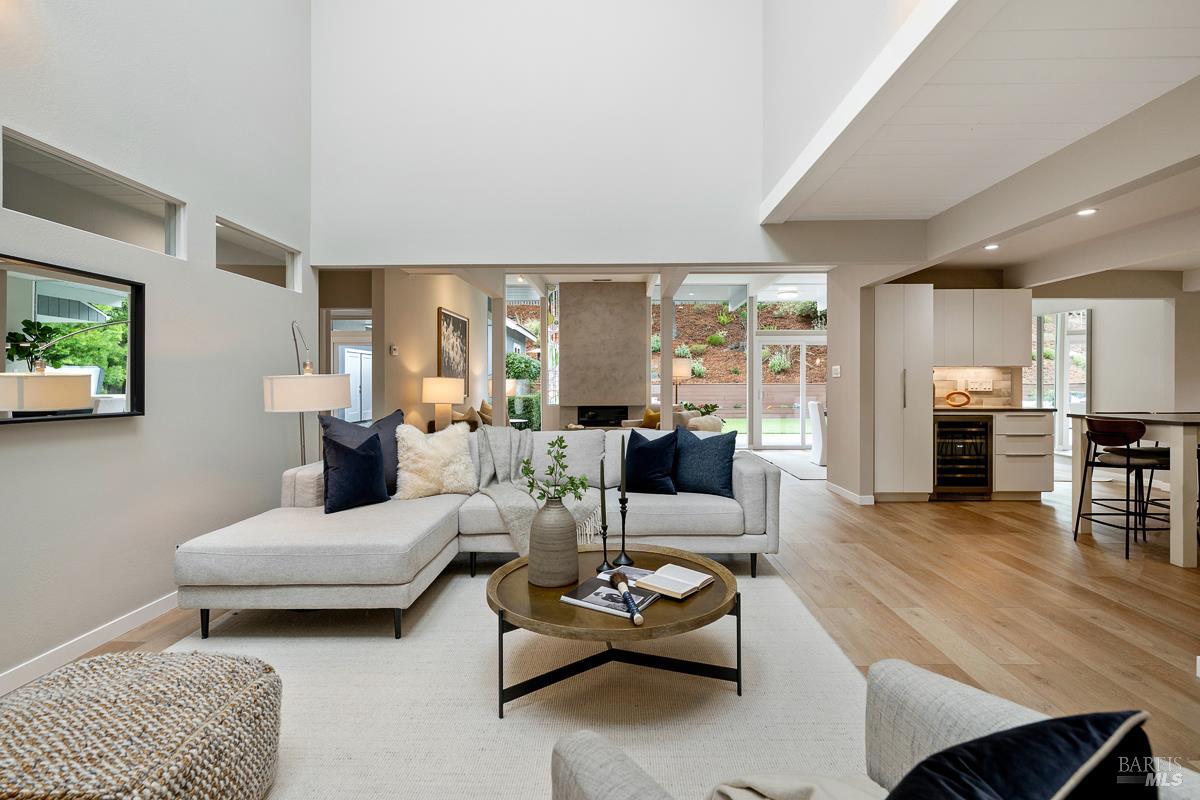 Detail Gallery Image 7 of 87 For 829 Del Ganado Rd, San Rafael,  CA 94903 - 4 Beds | 2 Baths