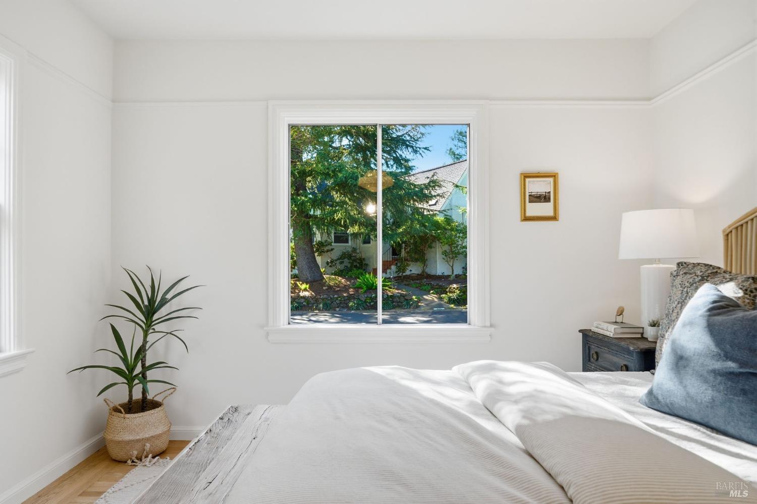 Detail Gallery Image 22 of 42 For 26 Hawthorne Ave, San Anselmo,  CA 94960 - 2 Beds | 2 Baths
