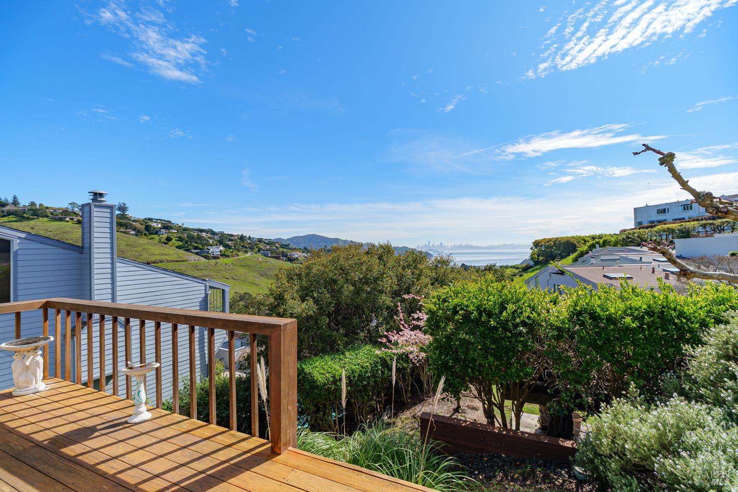 Detail Gallery Image 23 of 30 For 80 Lyford Dr #1,  Tiburon,  CA 94920 - 2 Beds | 2 Baths