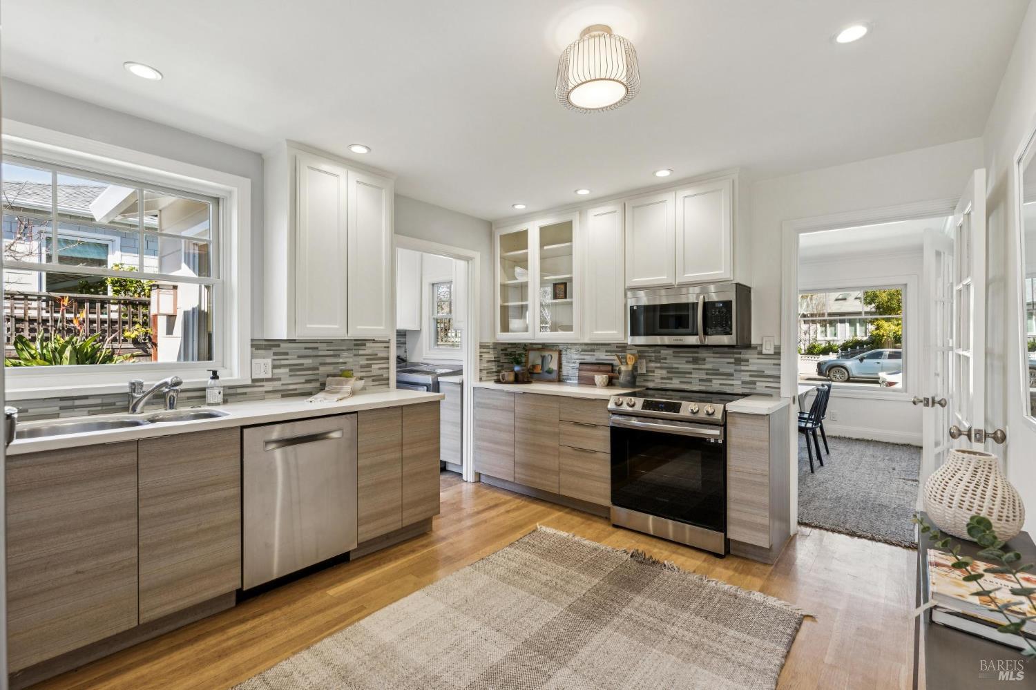 Detail Gallery Image 20 of 59 For 290 Sycamore Ave, Mill Valley,  CA 94941 - 4 Beds | 2 Baths