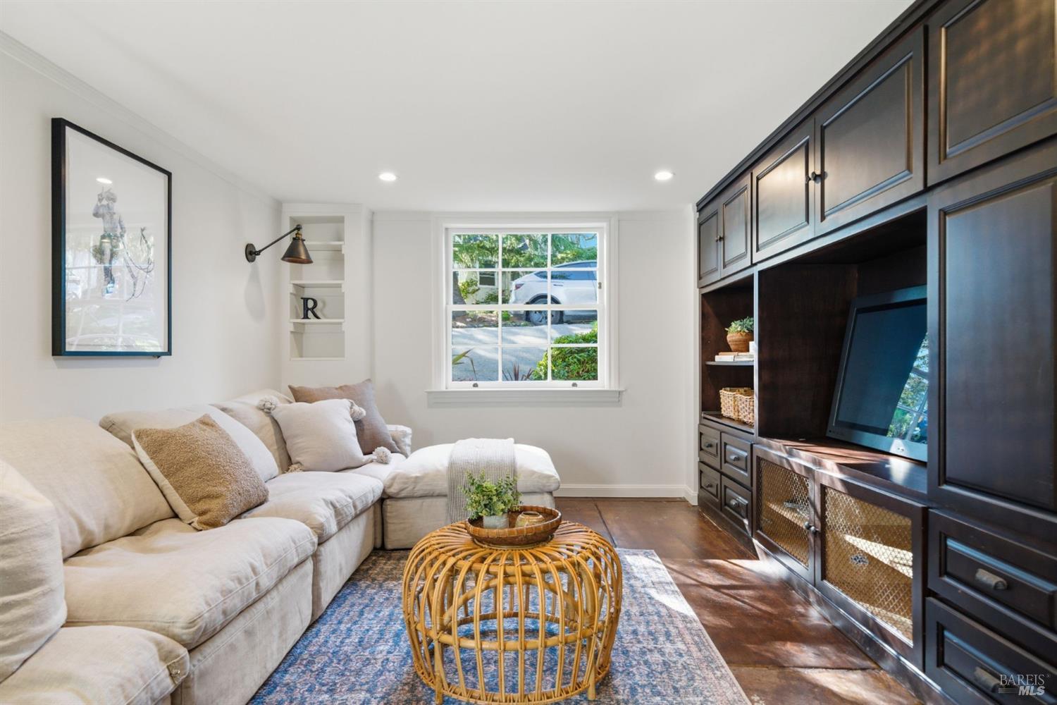 Detail Gallery Image 25 of 42 For 26 Hawthorne Ave, San Anselmo,  CA 94960 - 2 Beds | 2 Baths