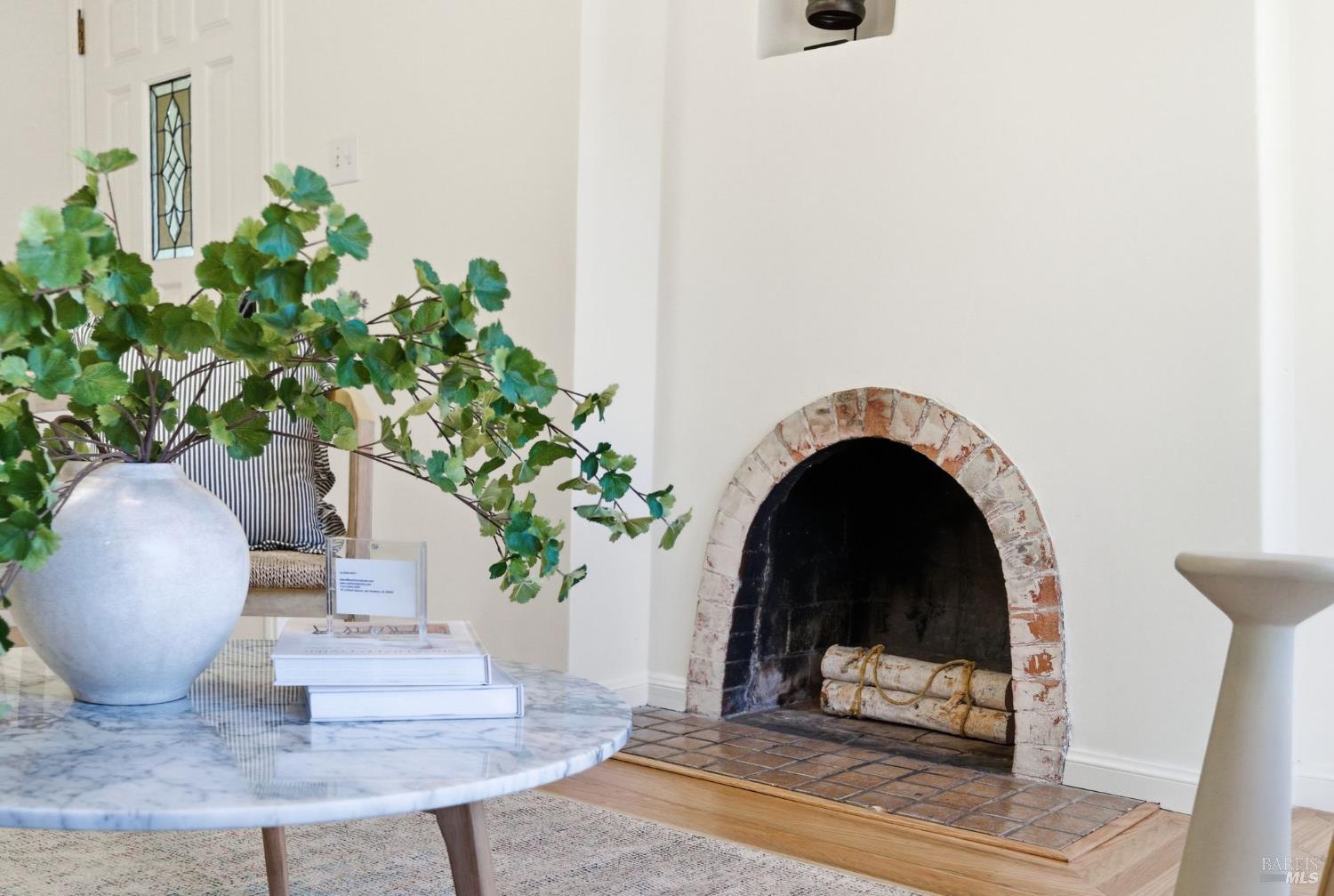 Detail Gallery Image 3 of 42 For 26 Hawthorne Ave, San Anselmo,  CA 94960 - 2 Beds | 2 Baths