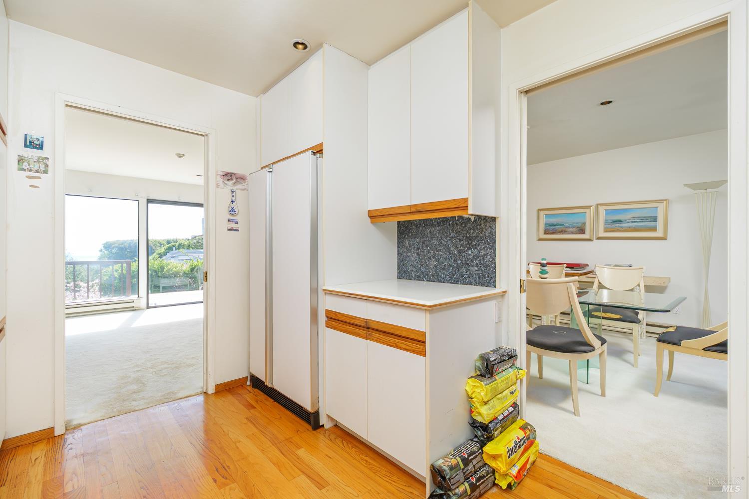 Detail Gallery Image 11 of 30 For 80 Lyford Dr #1,  Tiburon,  CA 94920 - 2 Beds | 2 Baths
