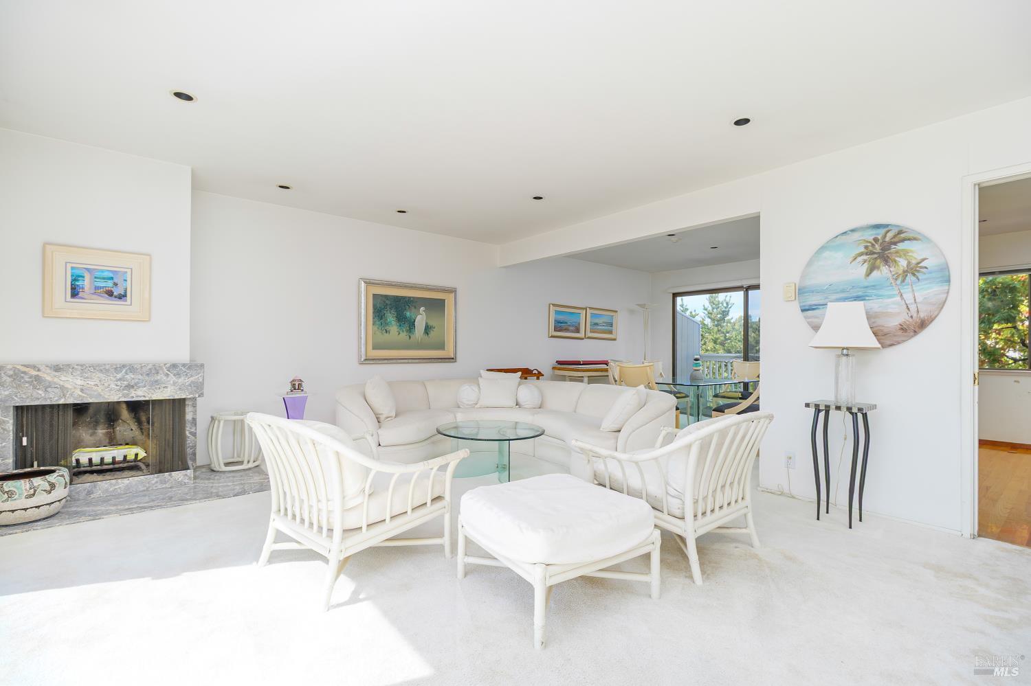 Detail Gallery Image 7 of 30 For 80 Lyford Dr #1,  Tiburon,  CA 94920 - 2 Beds | 2 Baths