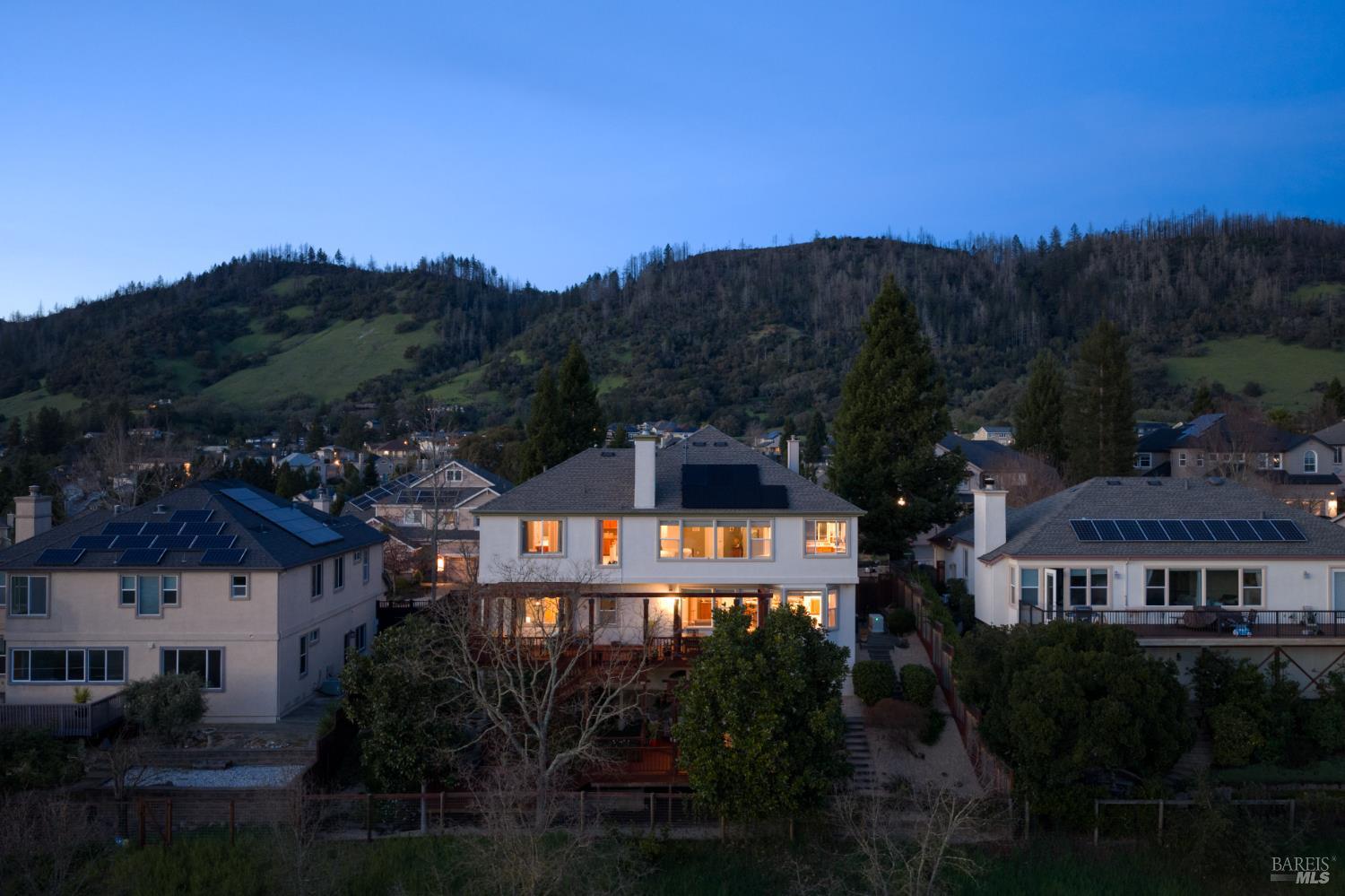 Detail Gallery Image 3 of 61 For 5870 Sailing Hawk Ave, Santa Rosa,  CA 95409 - 4 Beds | 4/1 Baths