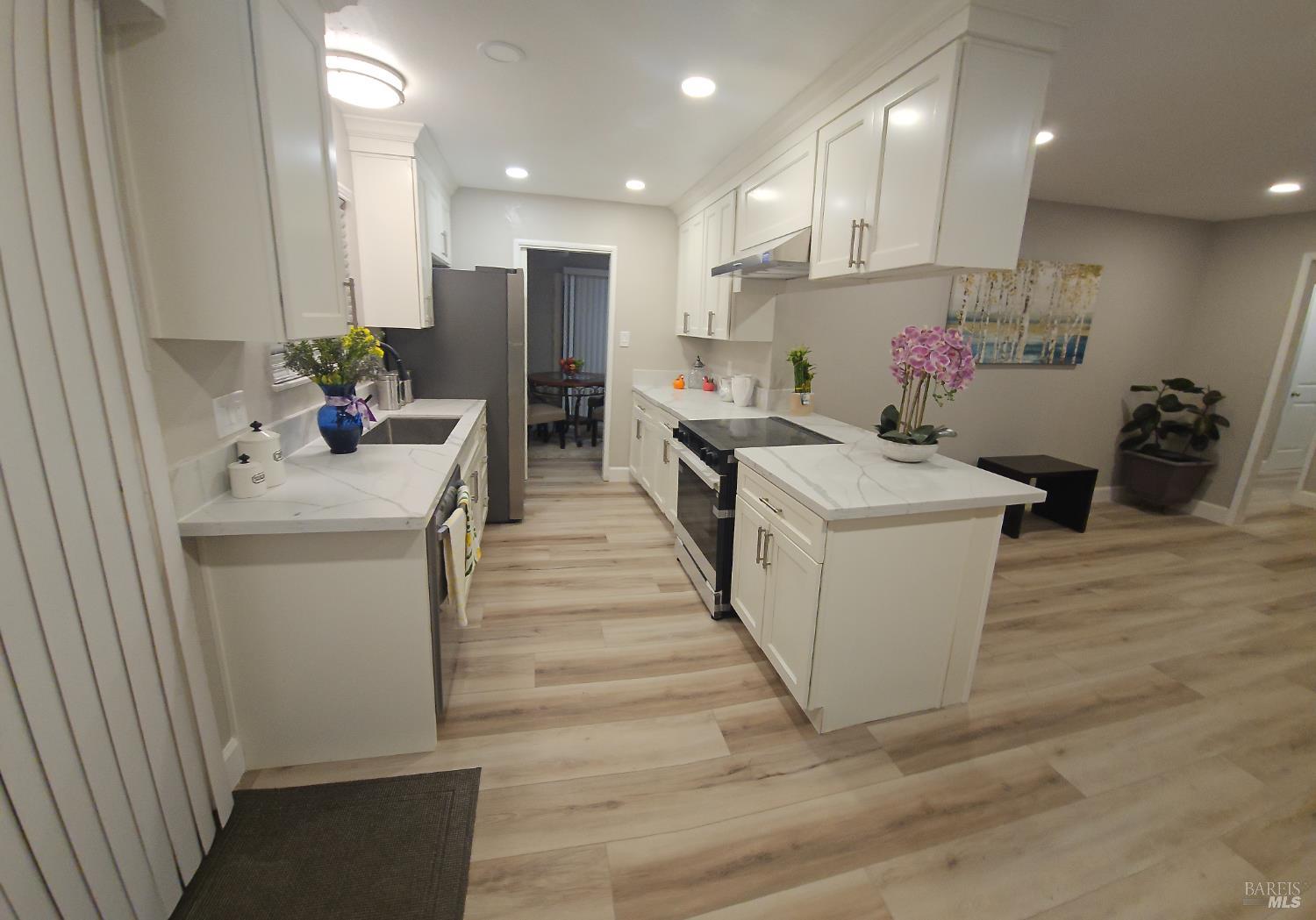 Detail Gallery Image 6 of 18 For 116 Bret Harte Way, Vallejo,  CA 94589 - 4 Beds | 2 Baths