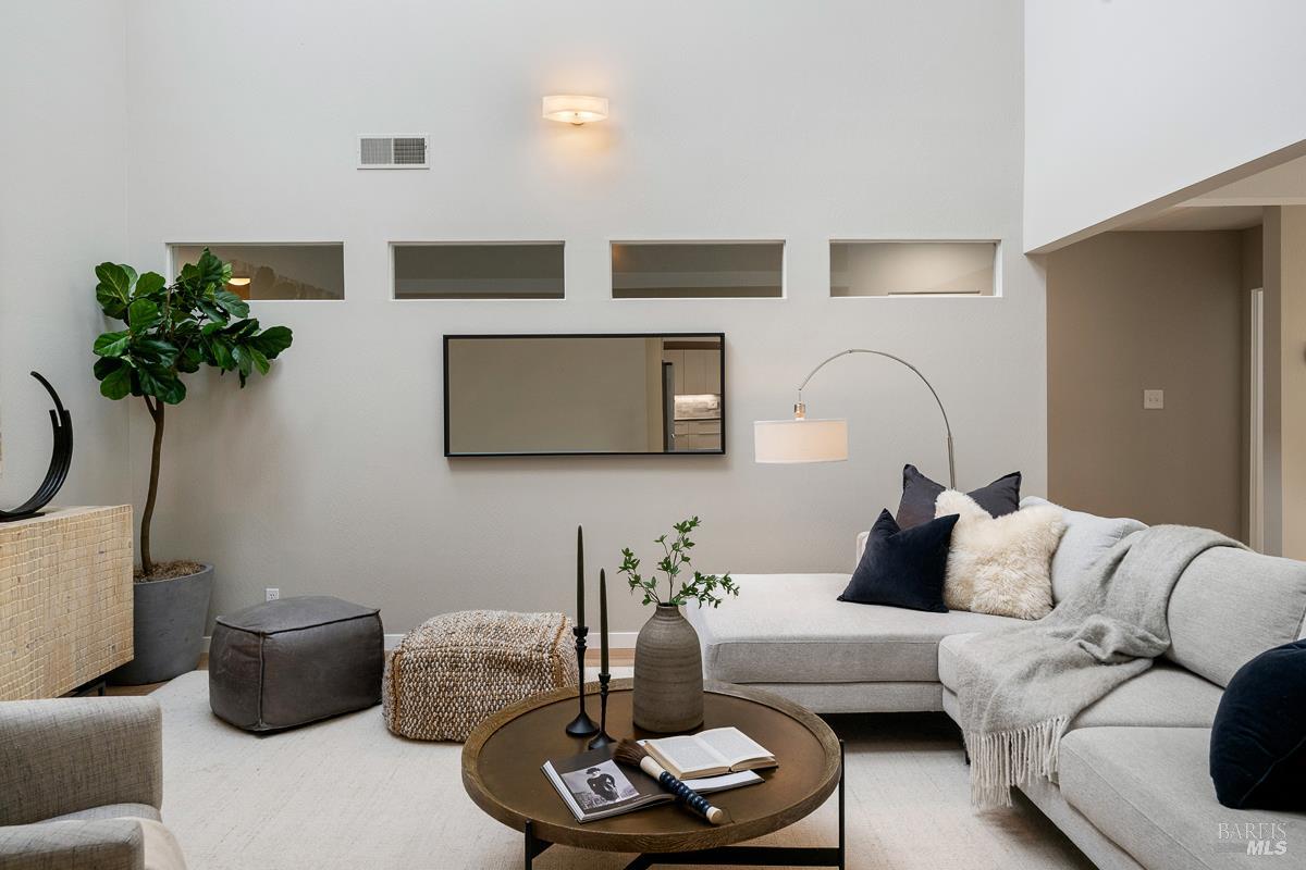 Detail Gallery Image 10 of 87 For 829 Del Ganado Rd, San Rafael,  CA 94903 - 4 Beds | 2 Baths