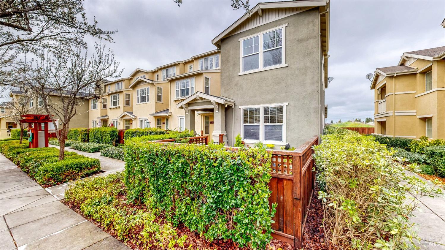 Detail Gallery Image 2 of 46 For 6698 Santero Way, Cotati,  CA 94931 - 3 Beds | 2/1 Baths