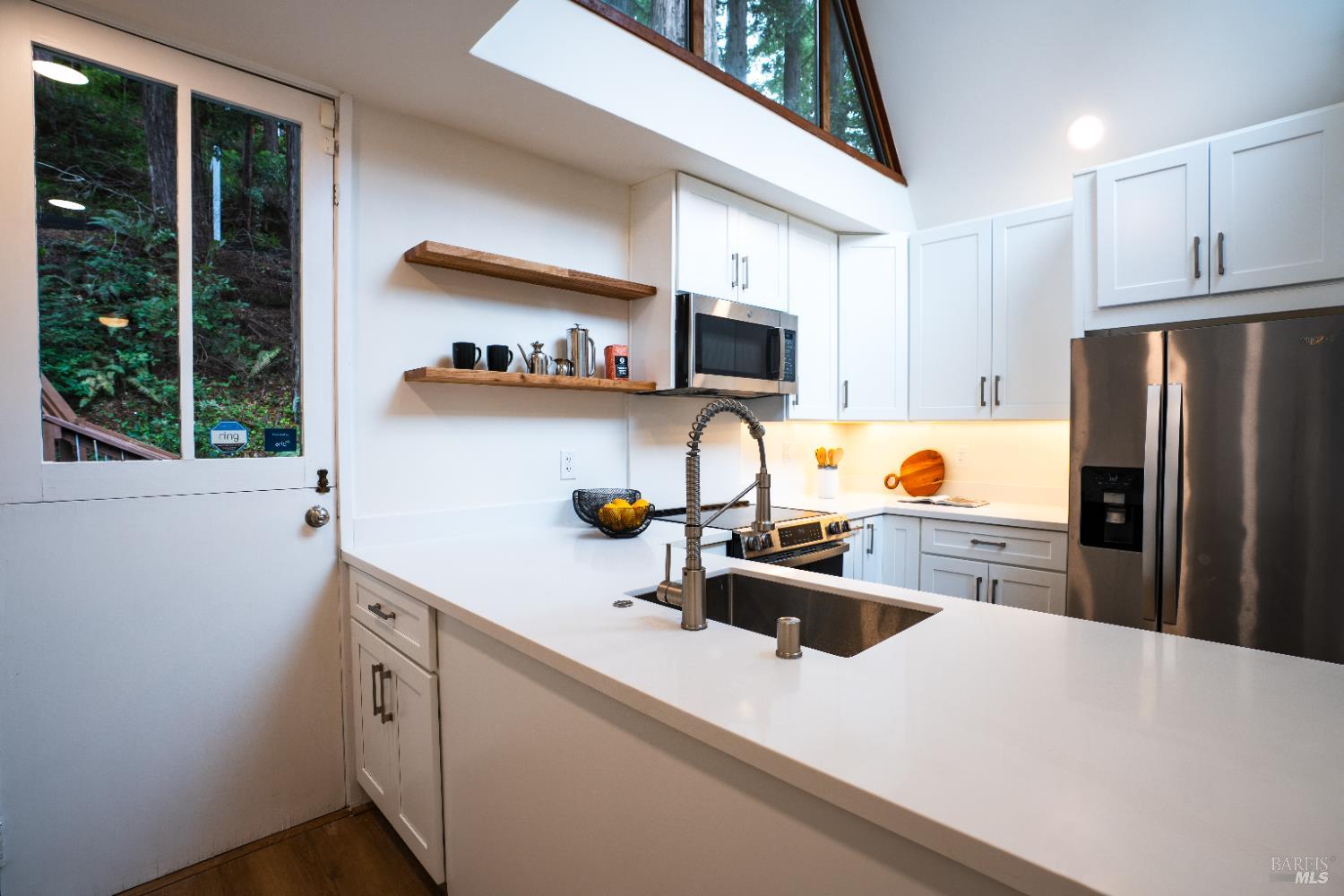 Detail Gallery Image 23 of 63 For 410 Monte Vista Ave, Mill Valley,  CA 94941 - 5 Beds | 3 Baths