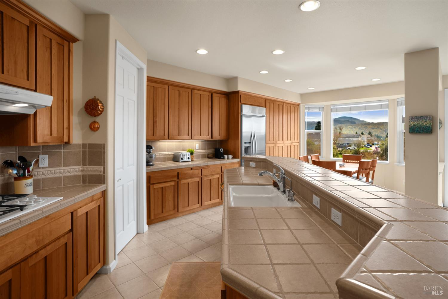 Detail Gallery Image 15 of 61 For 5870 Sailing Hawk Ave, Santa Rosa,  CA 95409 - 4 Beds | 4/1 Baths