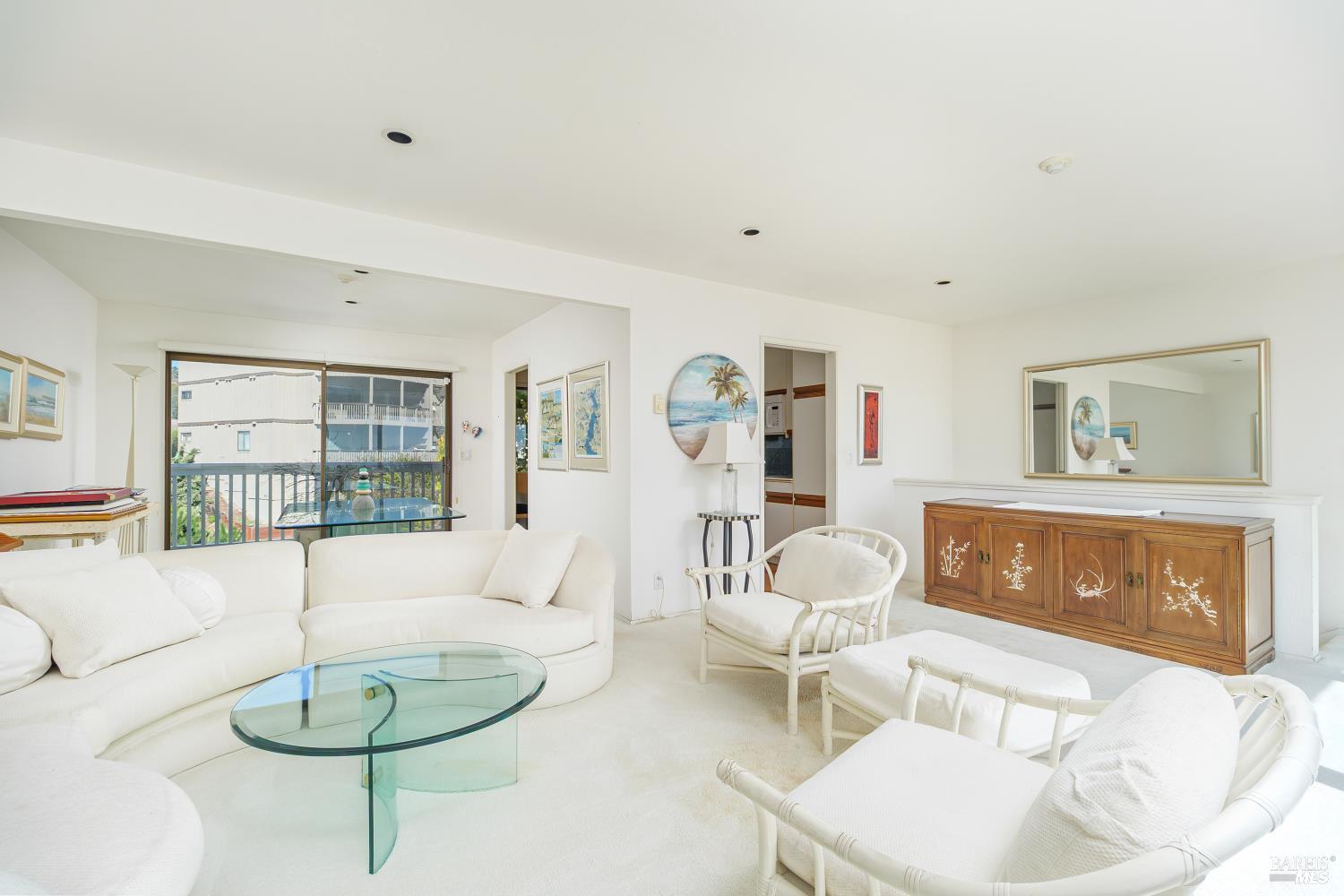 Detail Gallery Image 8 of 30 For 80 Lyford Dr #1,  Tiburon,  CA 94920 - 2 Beds | 2 Baths