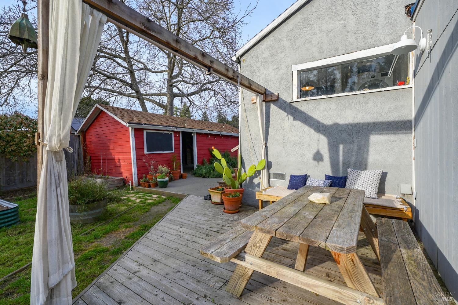 Detail Gallery Image 33 of 47 For 2103 Bodega Ave, Petaluma,  CA 94952 - 3 Beds | 2 Baths