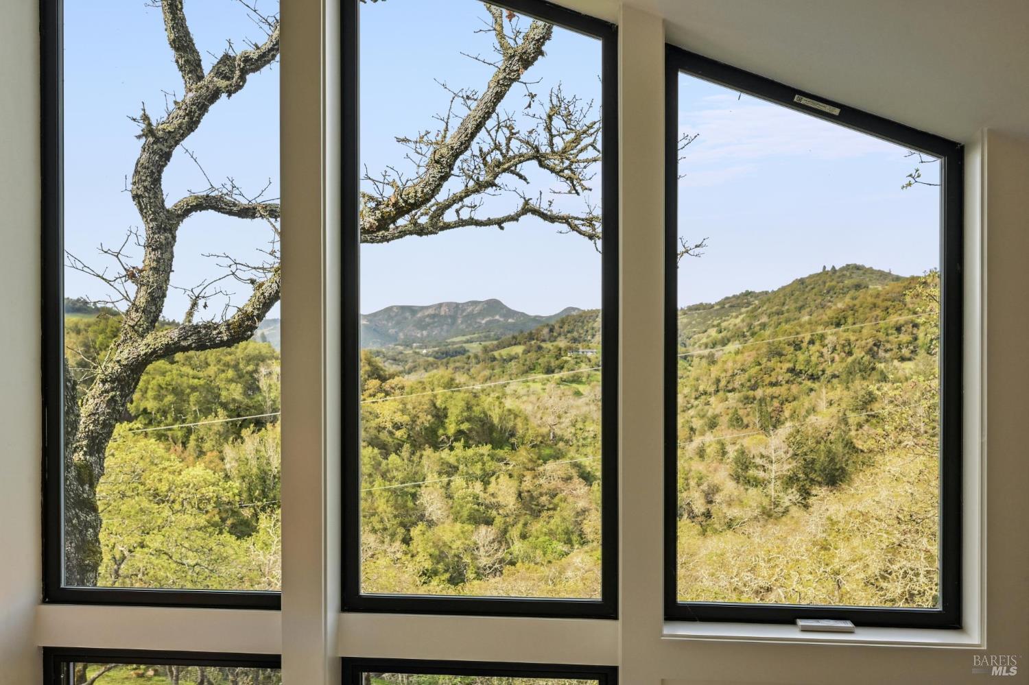 Detail Gallery Image 47 of 62 For 1160 Dance Dr, Sonoma,  CA 95476 - 3 Beds | 2/1 Baths