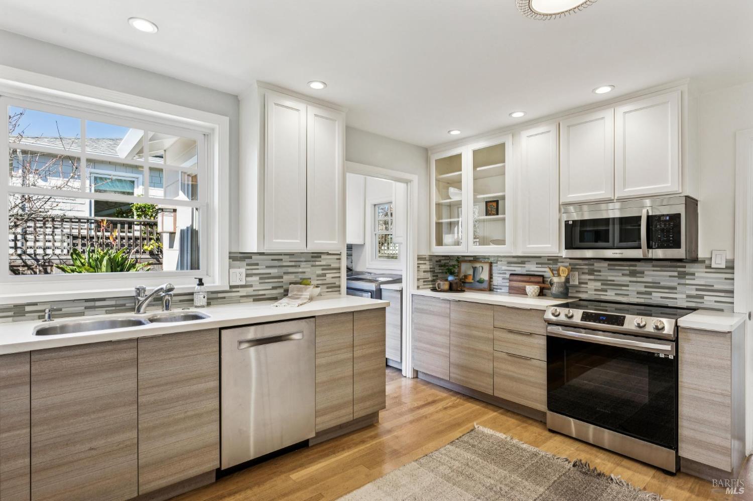 Detail Gallery Image 22 of 59 For 290 Sycamore Ave, Mill Valley,  CA 94941 - 4 Beds | 2 Baths