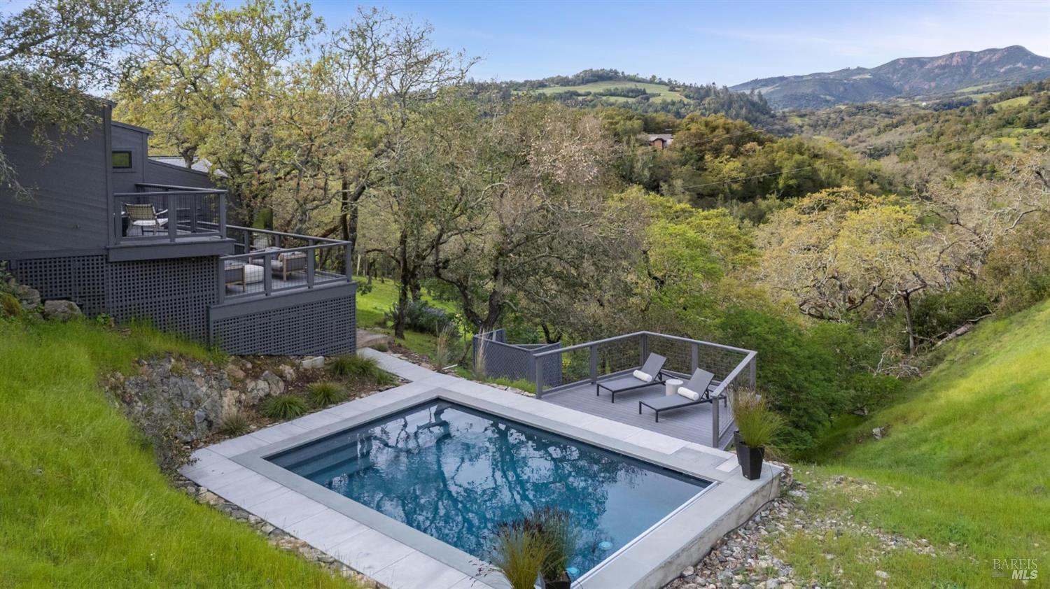 Detail Gallery Image 2 of 62 For 1160 Dance Dr, Sonoma,  CA 95476 - 3 Beds | 2/1 Baths