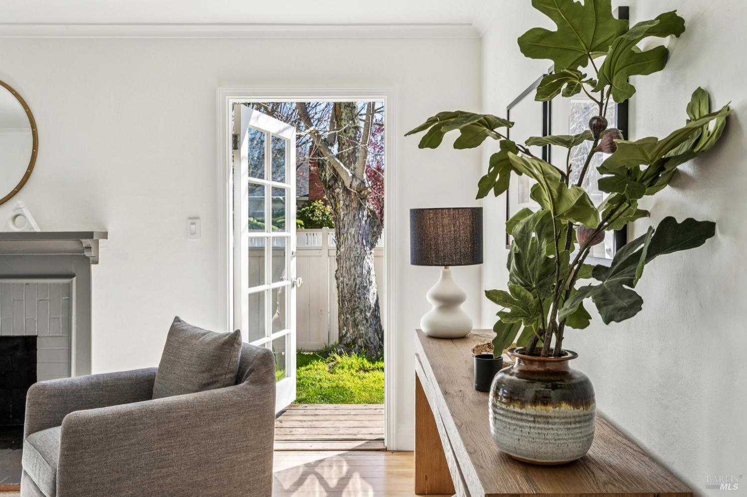 Detail Gallery Image 18 of 59 For 290 Sycamore Ave, Mill Valley,  CA 94941 - 4 Beds | 2 Baths