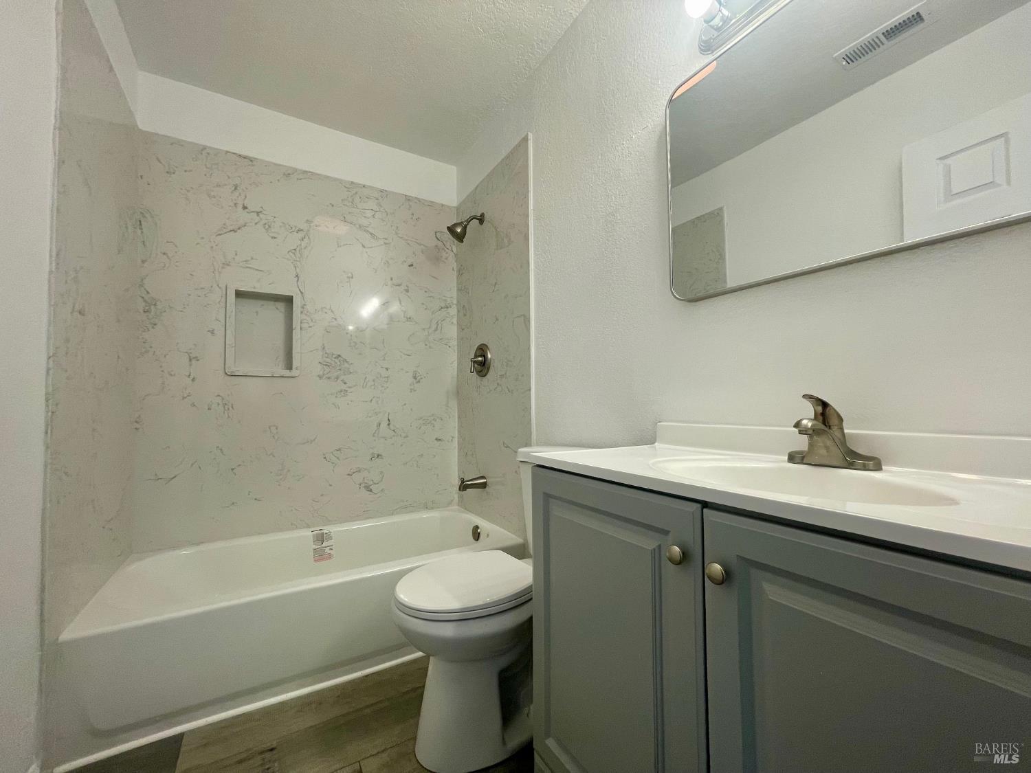 Detail Gallery Image 17 of 31 For 464 Evelyn Cir, Vallejo,  CA 94589 - 4 Beds | 2 Baths