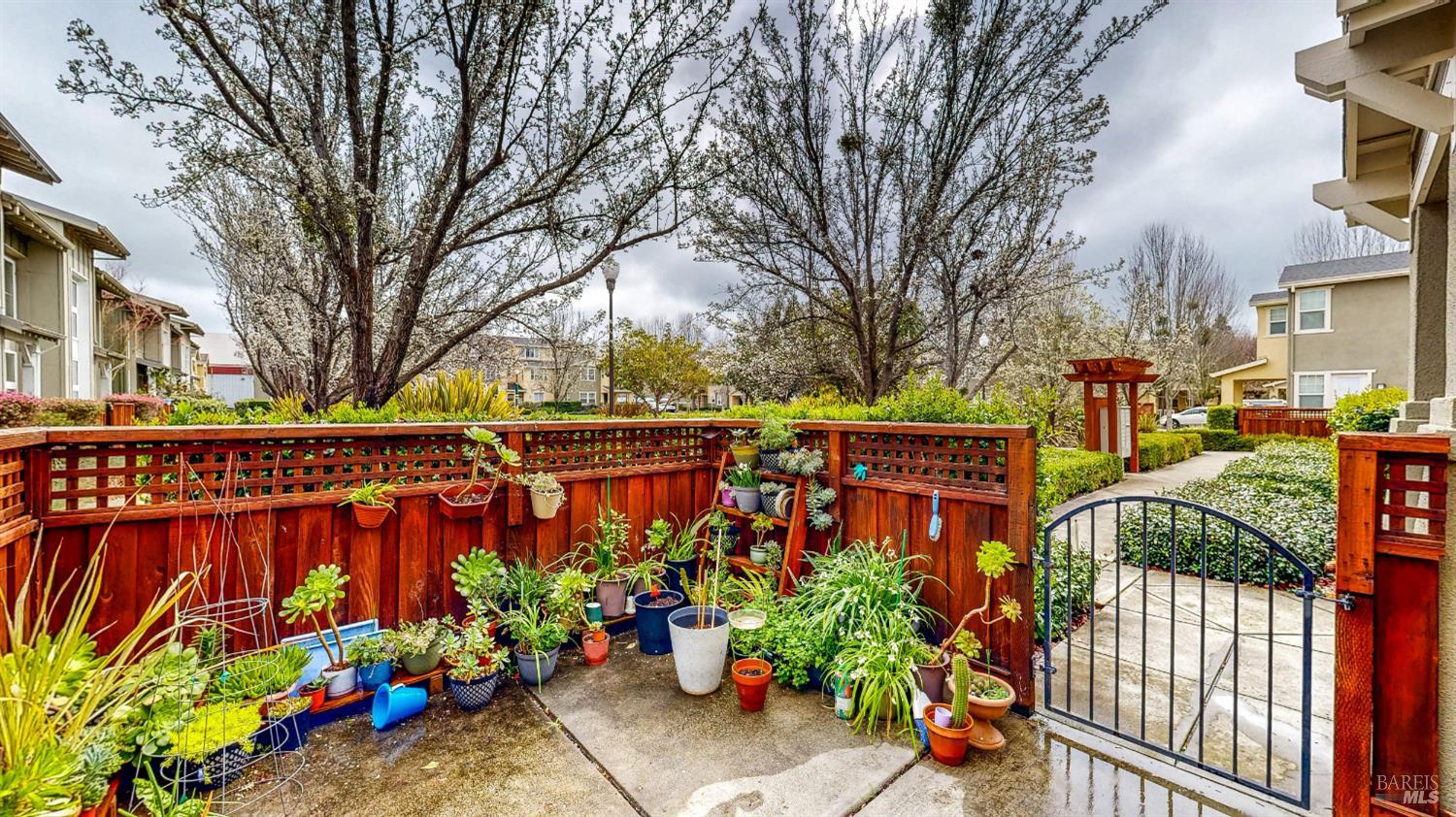 Detail Gallery Image 5 of 46 For 6698 Santero Way, Cotati,  CA 94931 - 3 Beds | 2/1 Baths