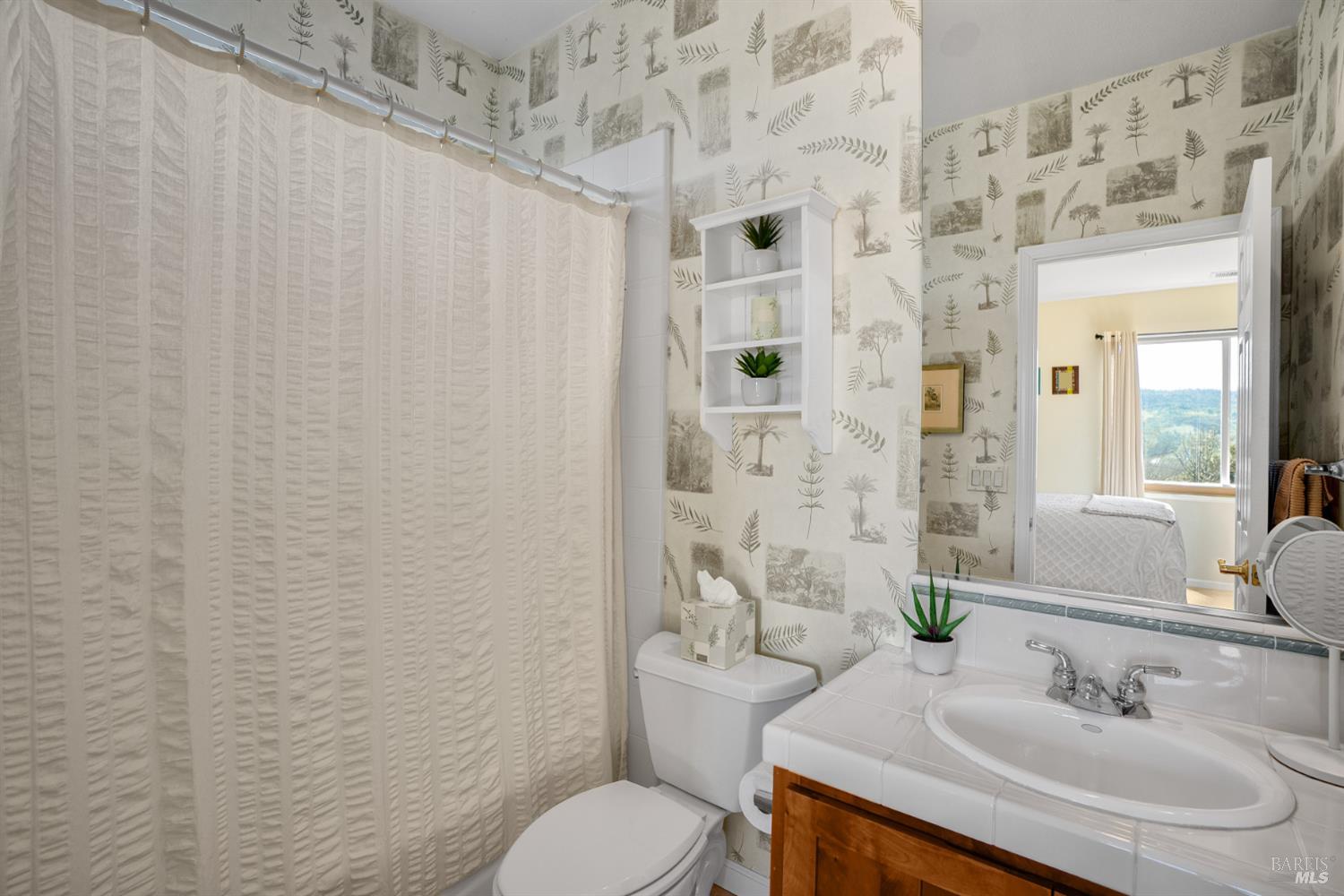 Detail Gallery Image 47 of 61 For 5870 Sailing Hawk Ave, Santa Rosa,  CA 95409 - 4 Beds | 4/1 Baths