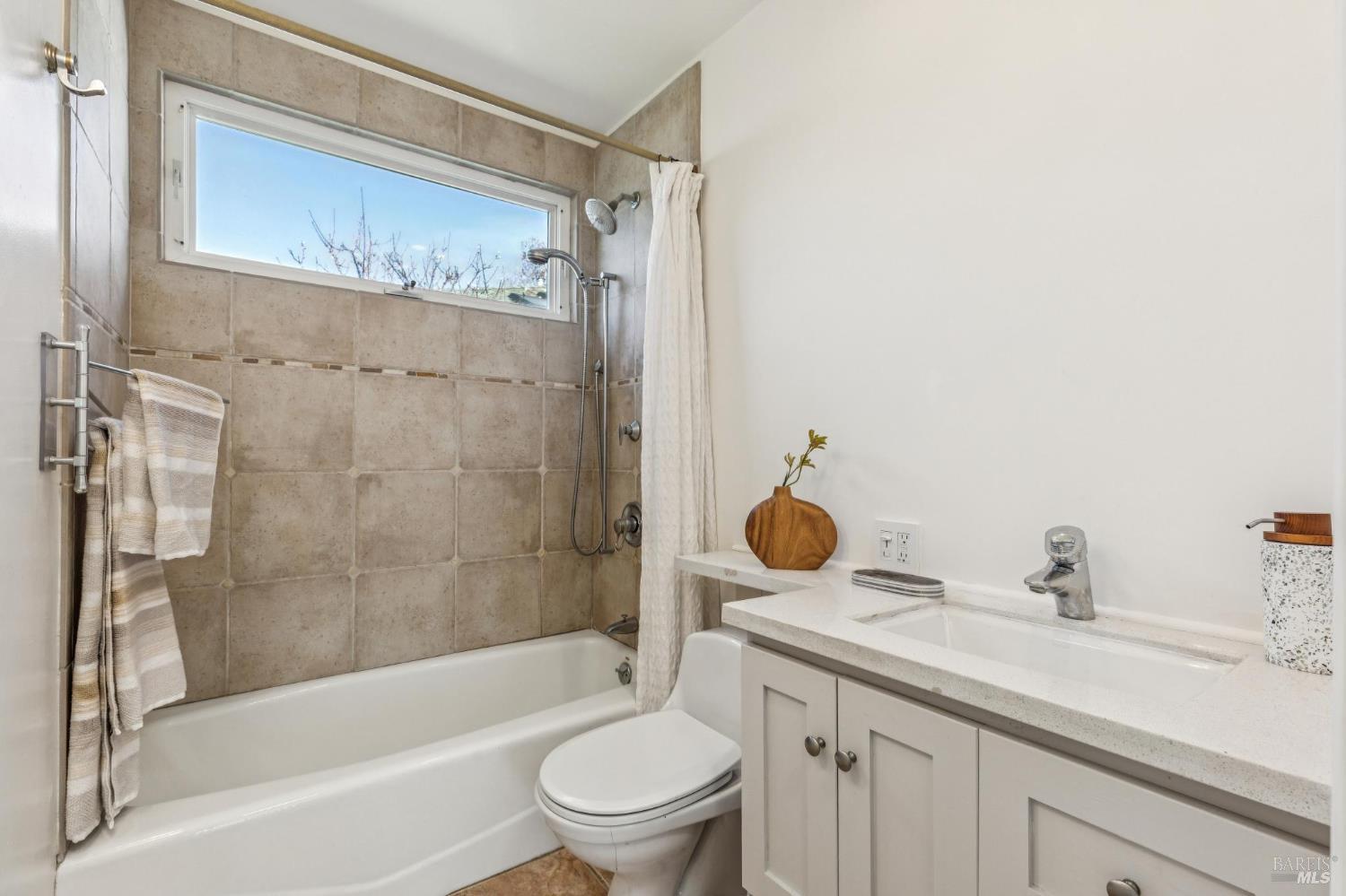 Detail Gallery Image 29 of 59 For 290 Sycamore Ave, Mill Valley,  CA 94941 - 4 Beds | 2 Baths