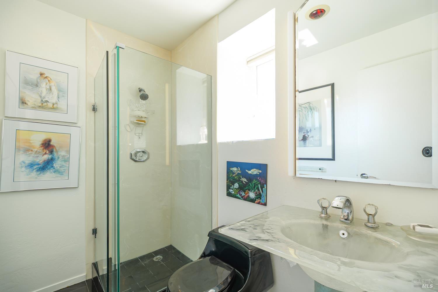 Detail Gallery Image 10 of 30 For 80 Lyford Dr #1,  Tiburon,  CA 94920 - 2 Beds | 2 Baths