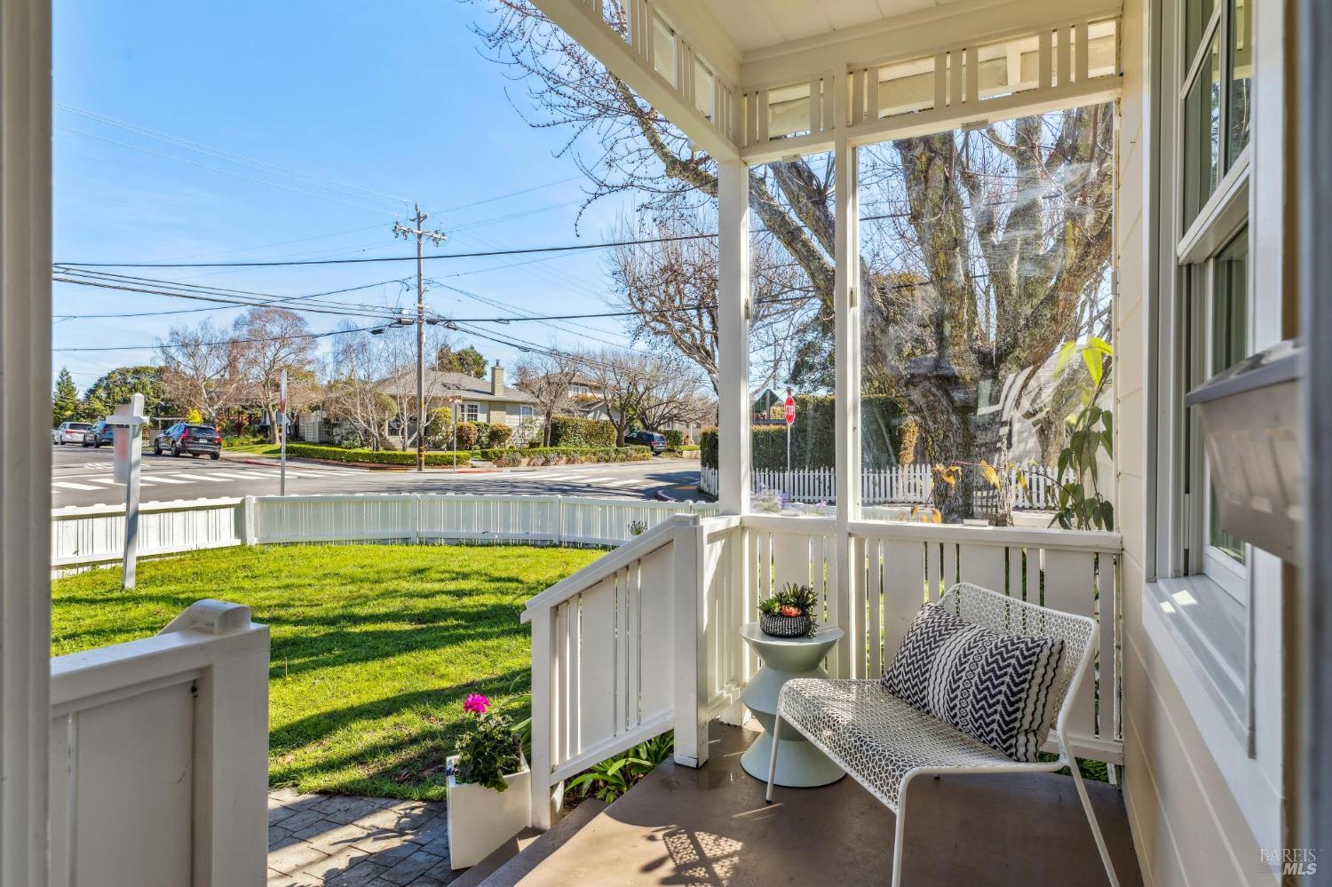 Detail Gallery Image 6 of 59 For 290 Sycamore Ave, Mill Valley,  CA 94941 - 4 Beds | 2 Baths