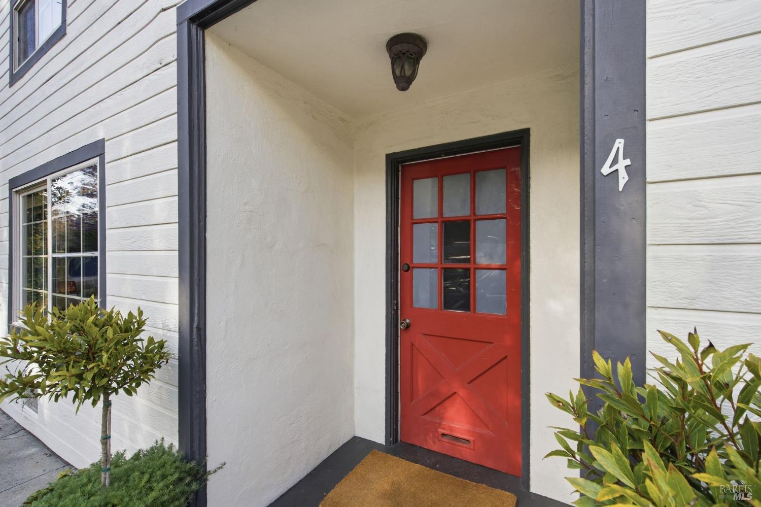 Detail Gallery Image 5 of 8 For 2 Florence Ave, San Anselmo,  CA 94960 - – Beds | – Baths