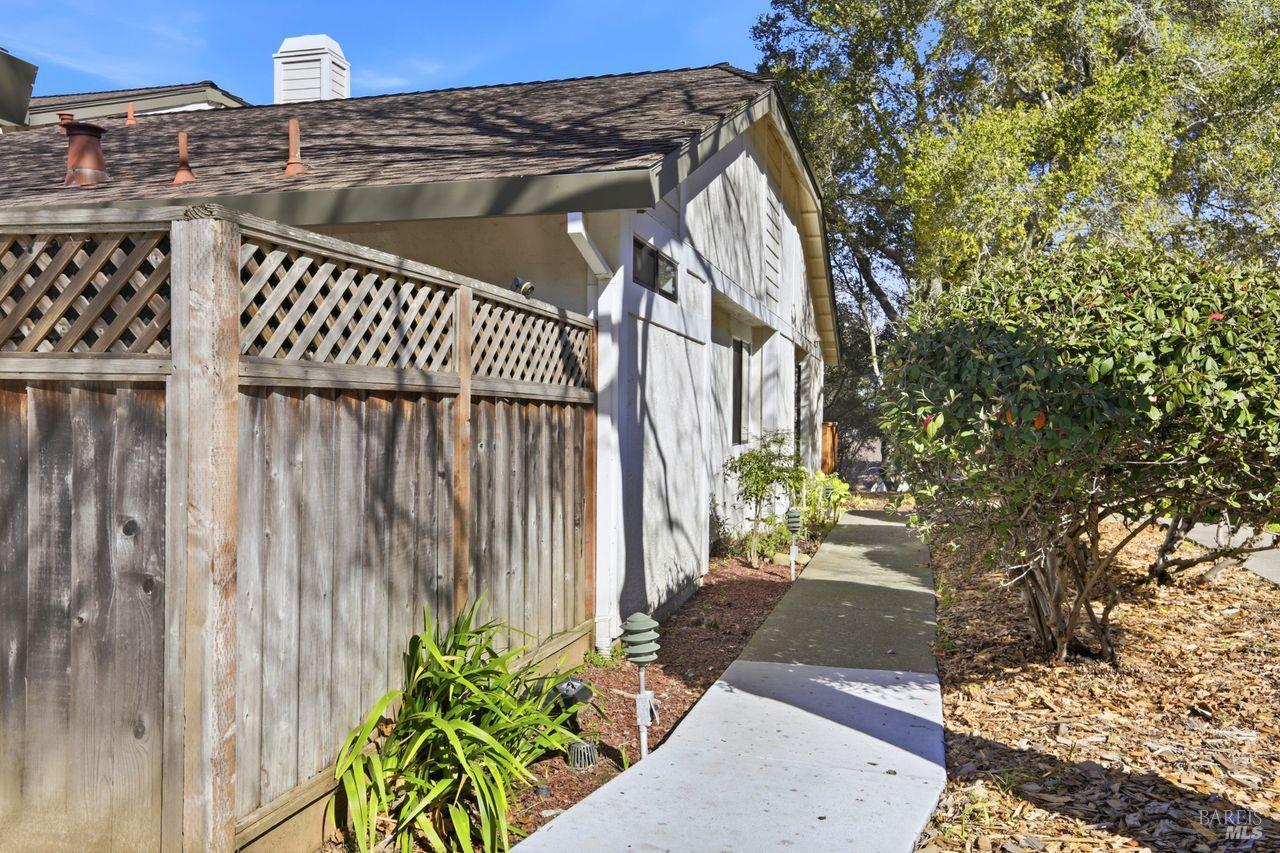 Detail Gallery Image 33 of 33 For 68 Village Cir, San Rafael,  CA 94903 - 2 Beds | 2 Baths